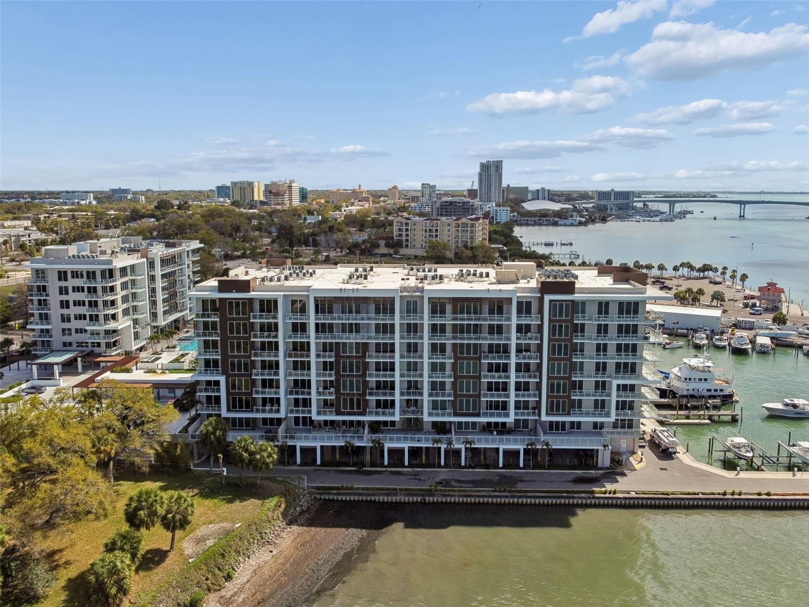 MARINA BAY 880 CONDO - Residential