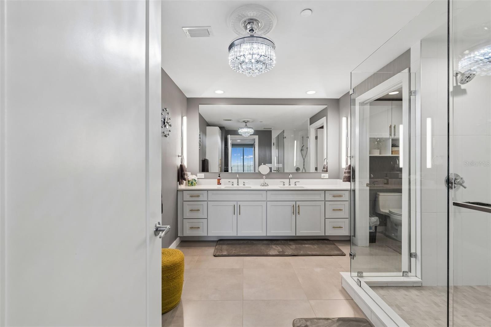 MARINA BAY 880 CONDO - Residential