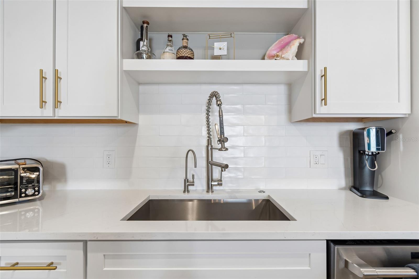 MARINA BAY 880 CONDO - Residential