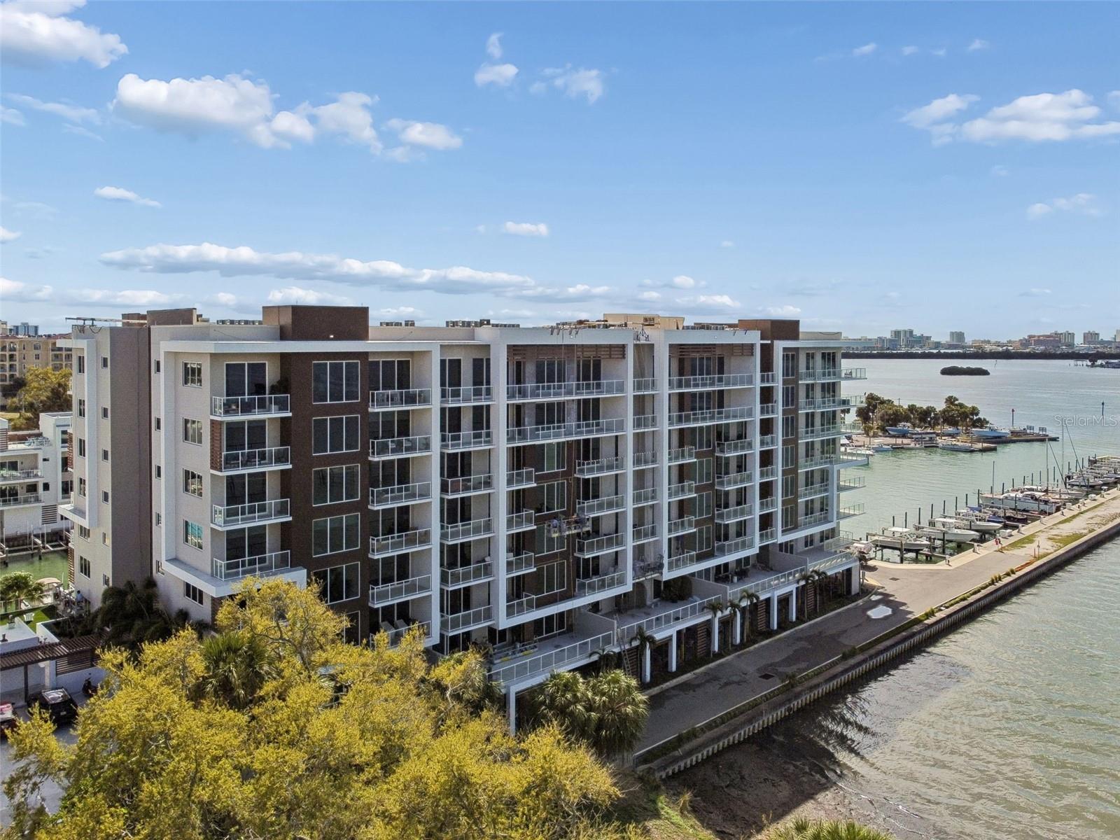 MARINA BAY 880 CONDO - Residential