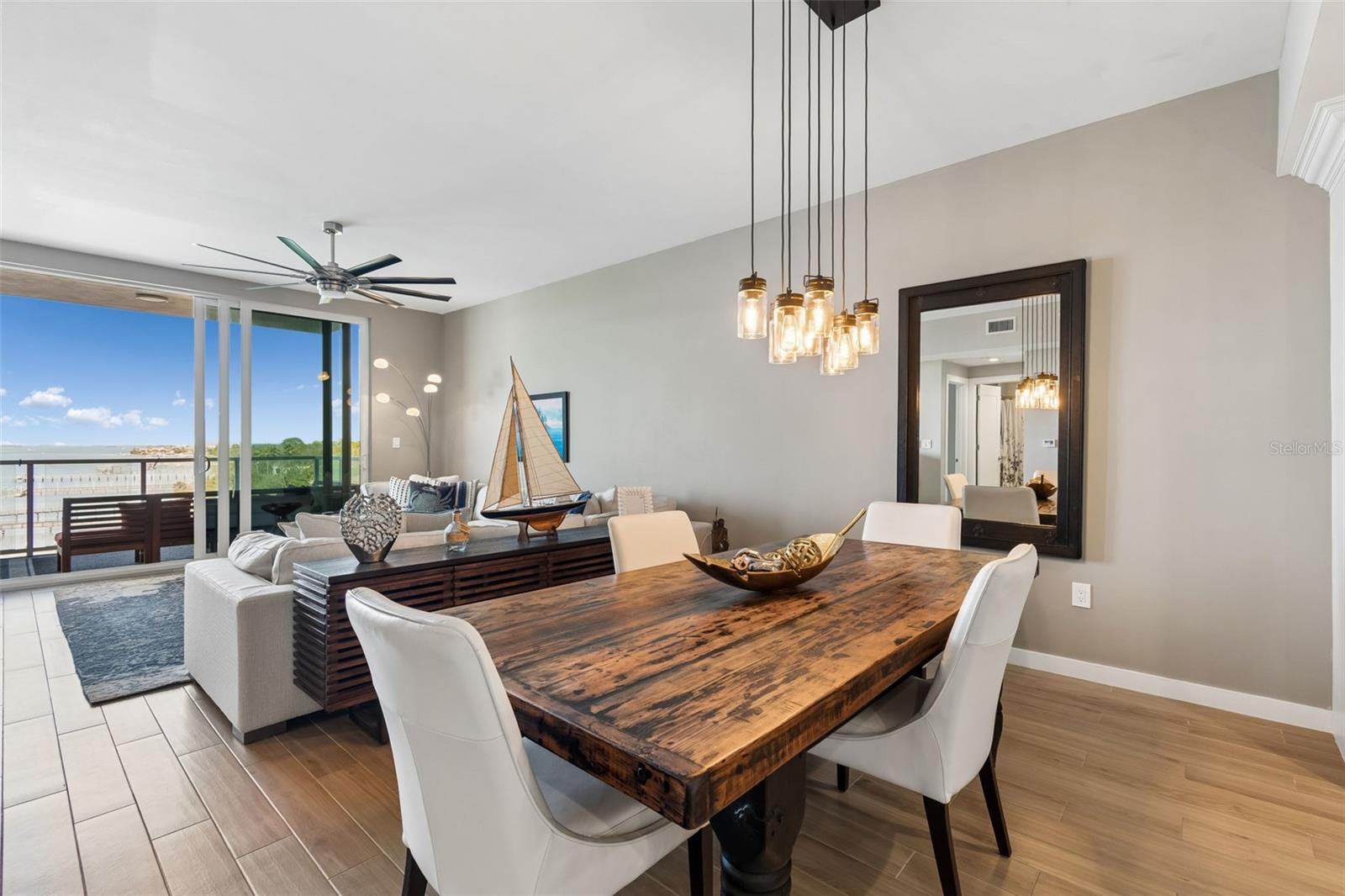 MARINA BAY 880 CONDO - Residential