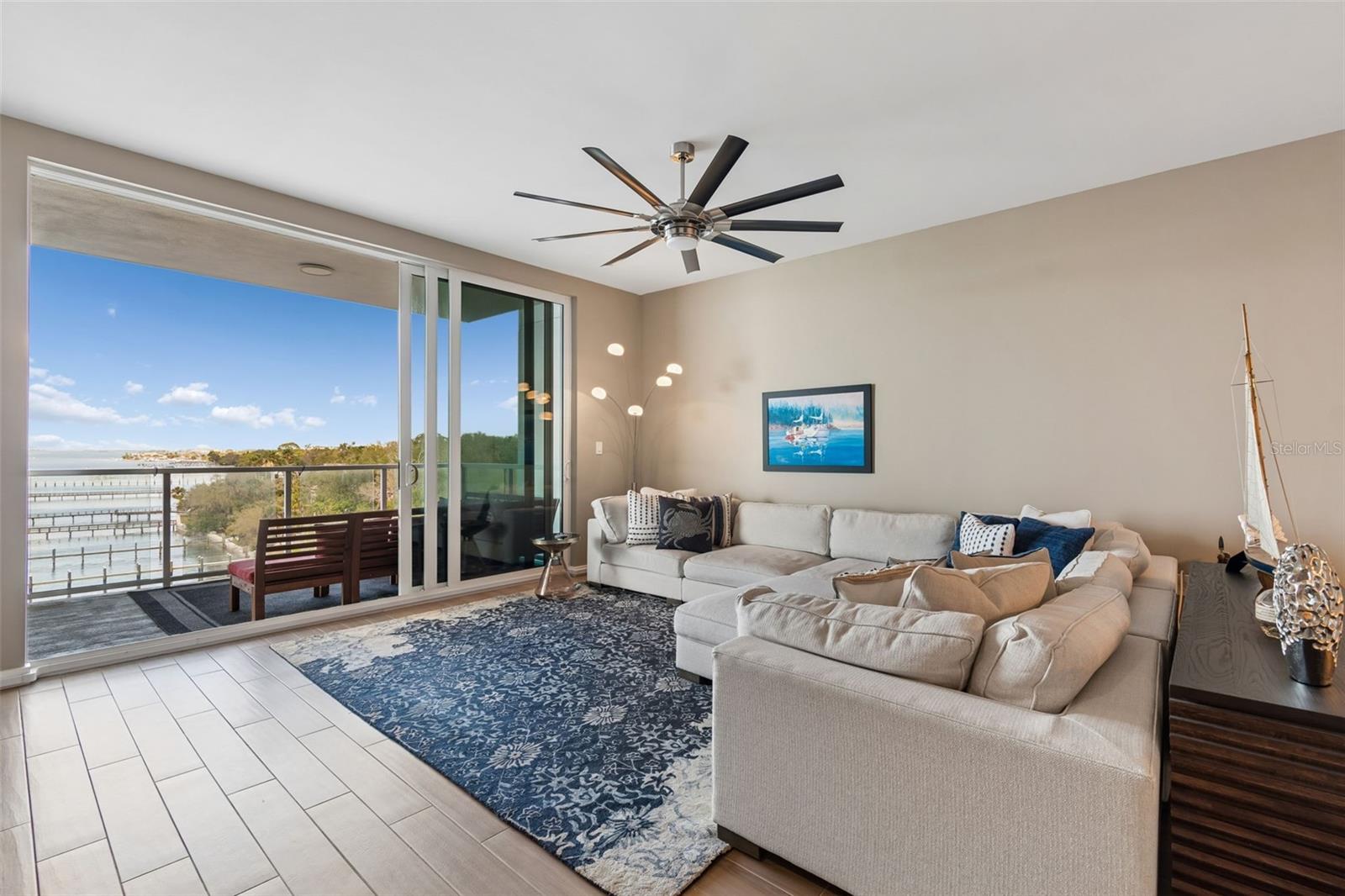 MARINA BAY 880 CONDO - Residential