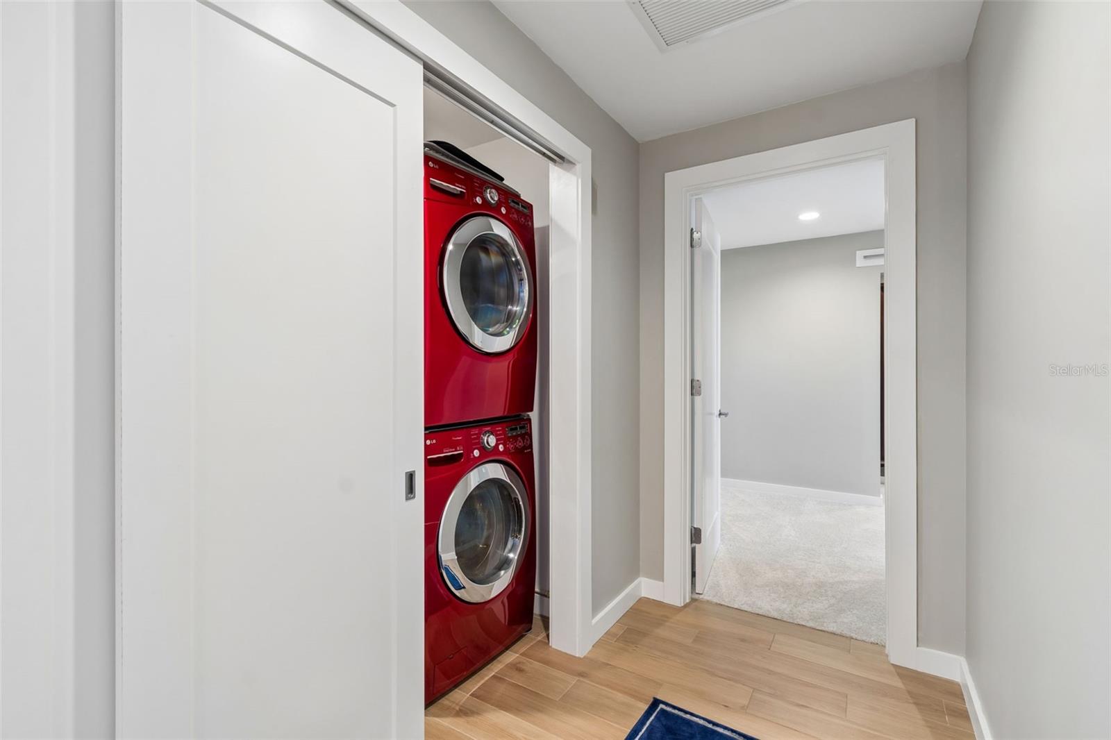 MARINA BAY 880 CONDO - Residential