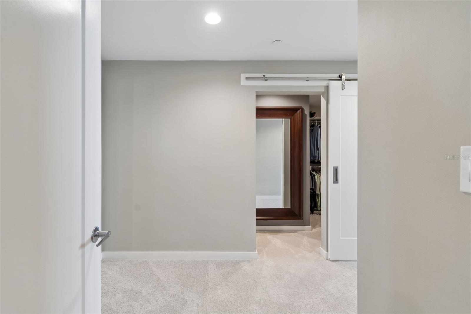 MARINA BAY 880 CONDO - Residential