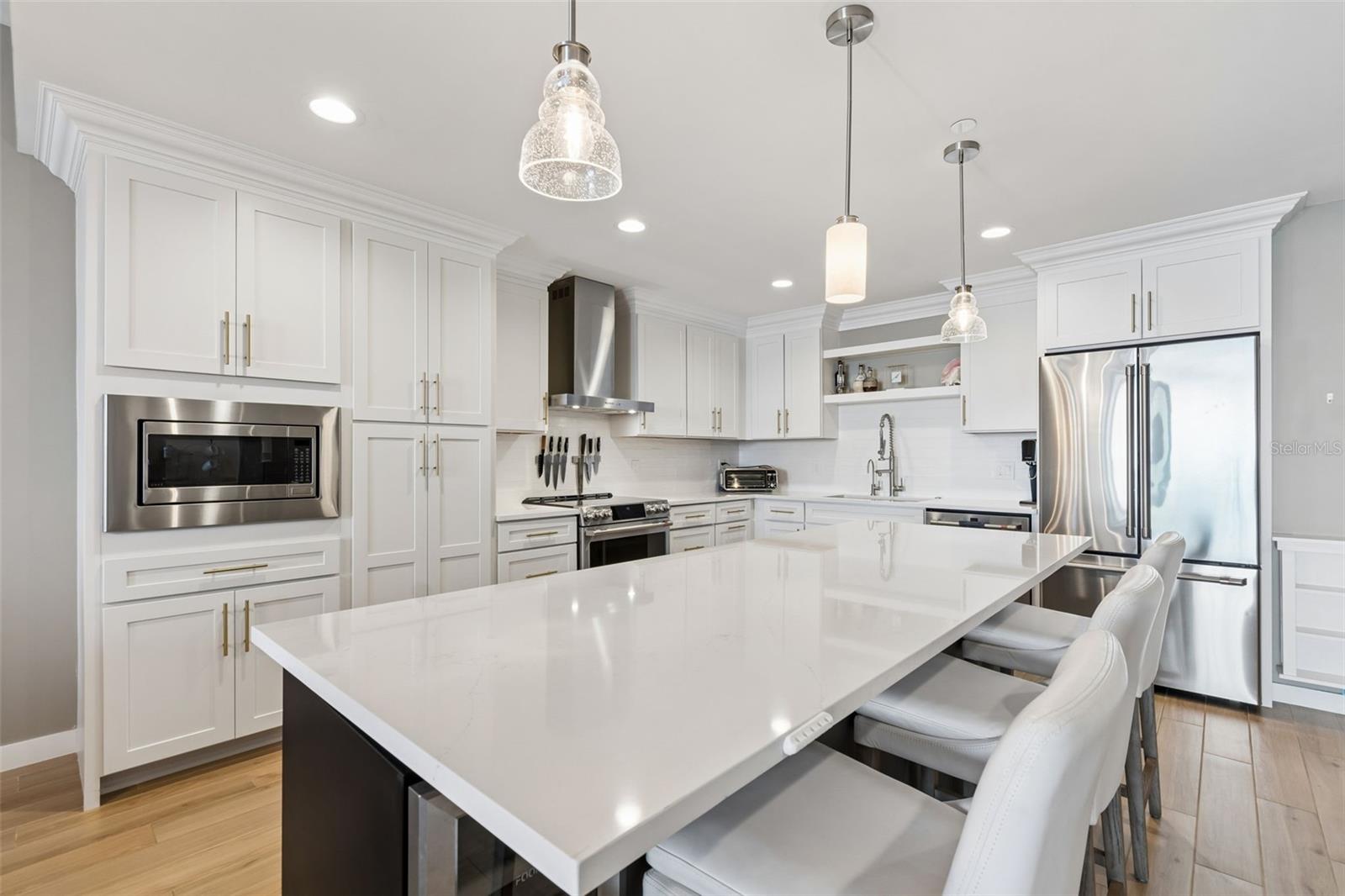 MARINA BAY 880 CONDO - Residential