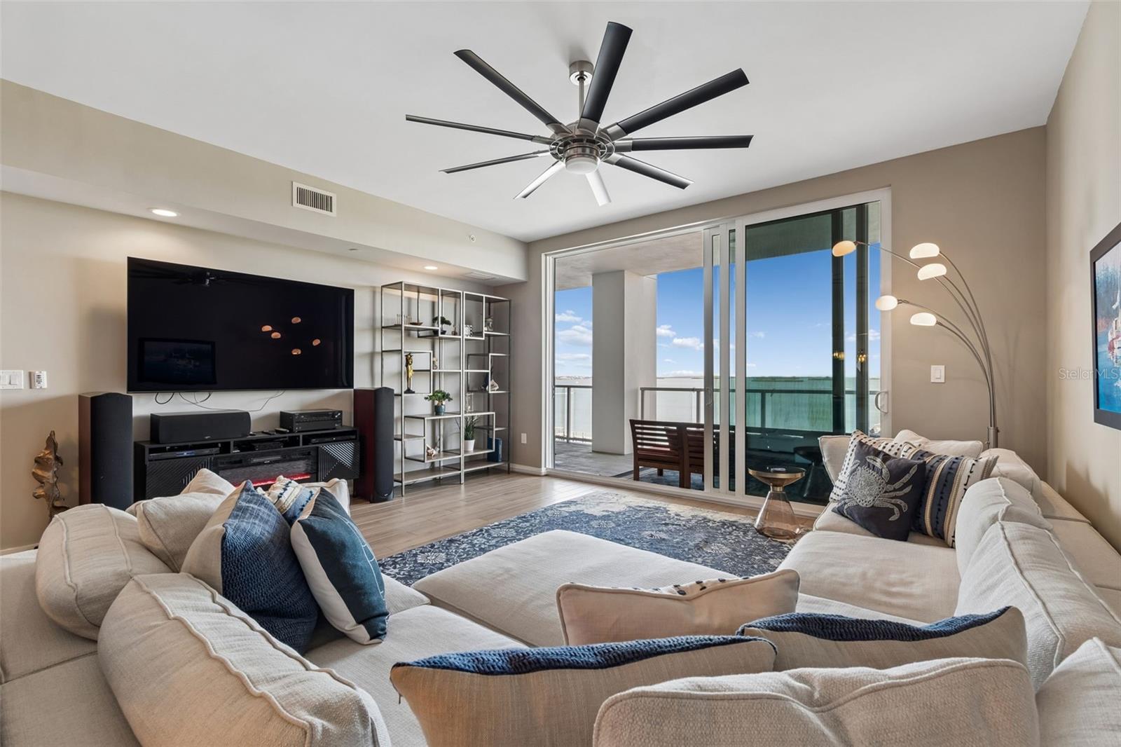 MARINA BAY 880 CONDO - Residential