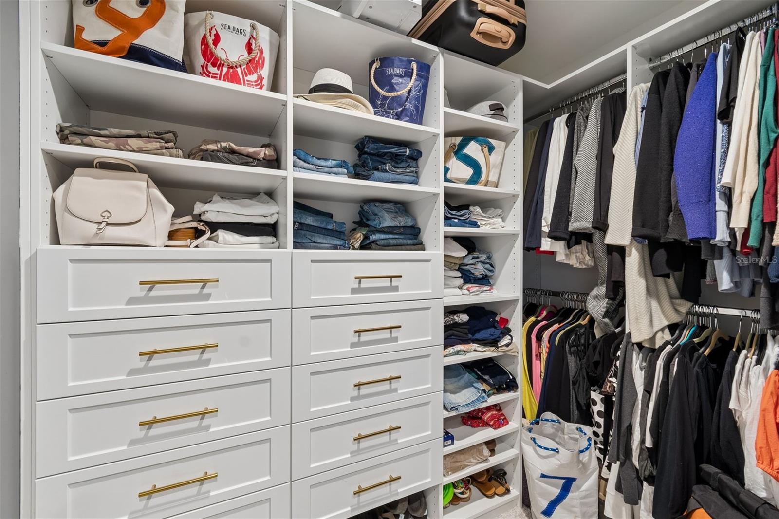 MARINA BAY 880 CONDO - Residential