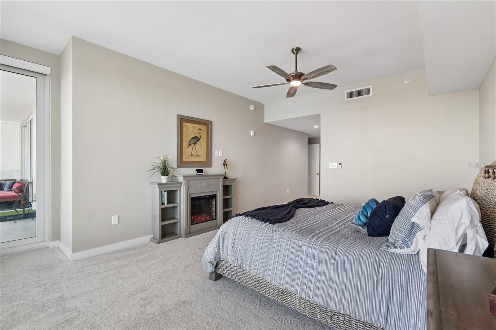 MARINA BAY 880 CONDO - Residential