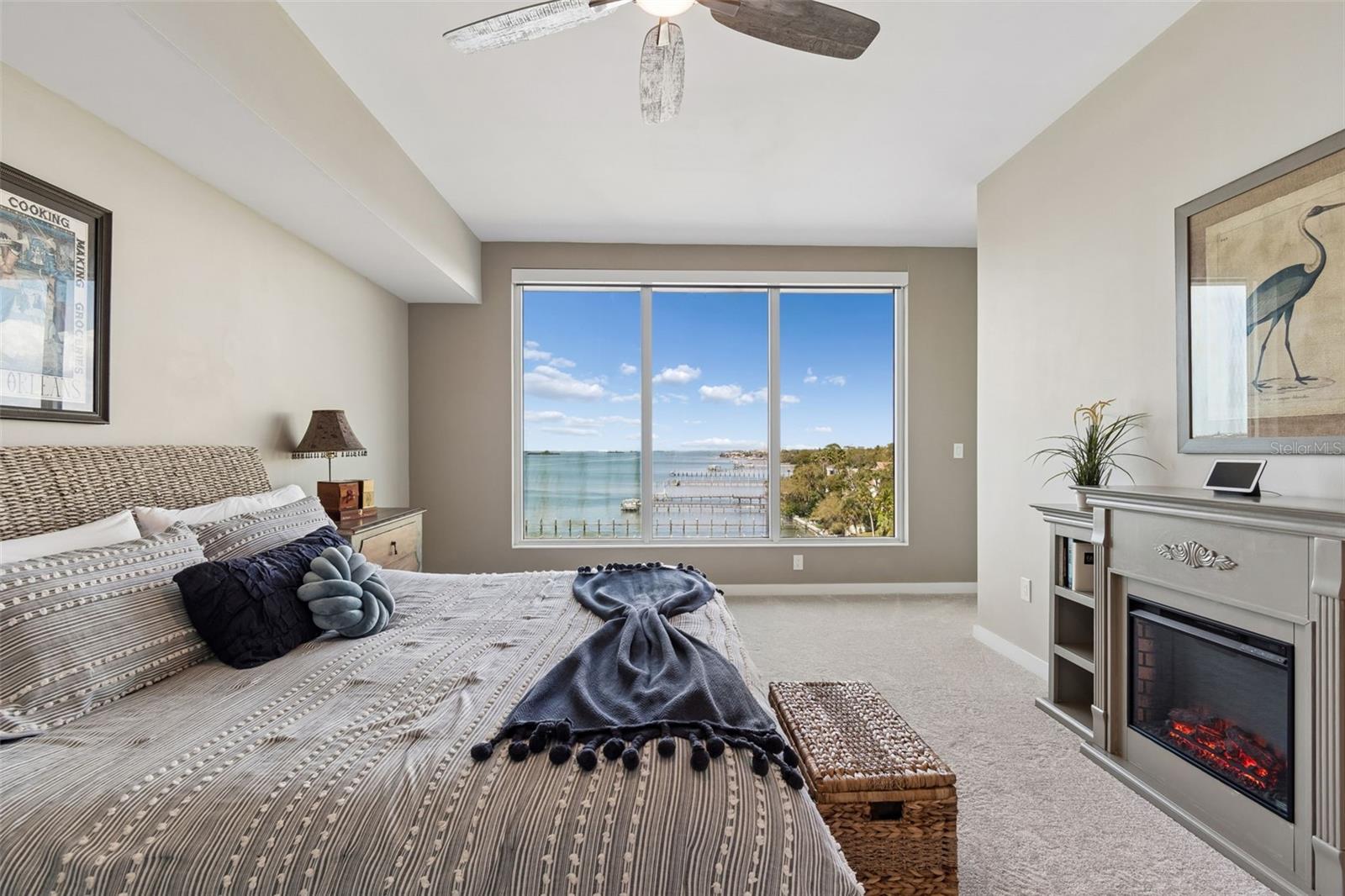 MARINA BAY 880 CONDO - Residential