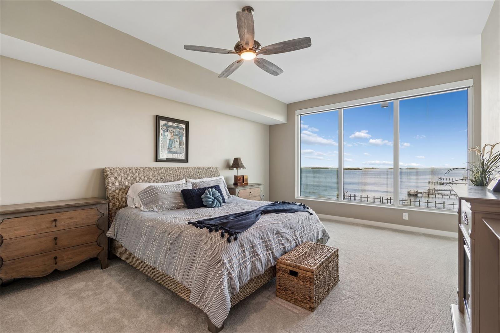 MARINA BAY 880 CONDO - Residential