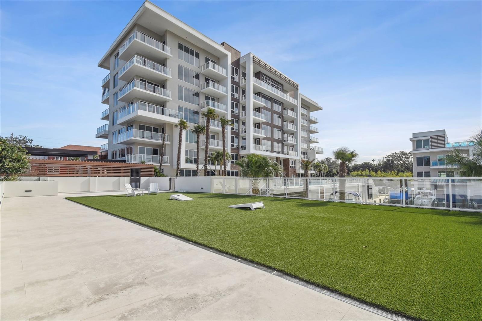 MARINA BAY 880 CONDO - Residential