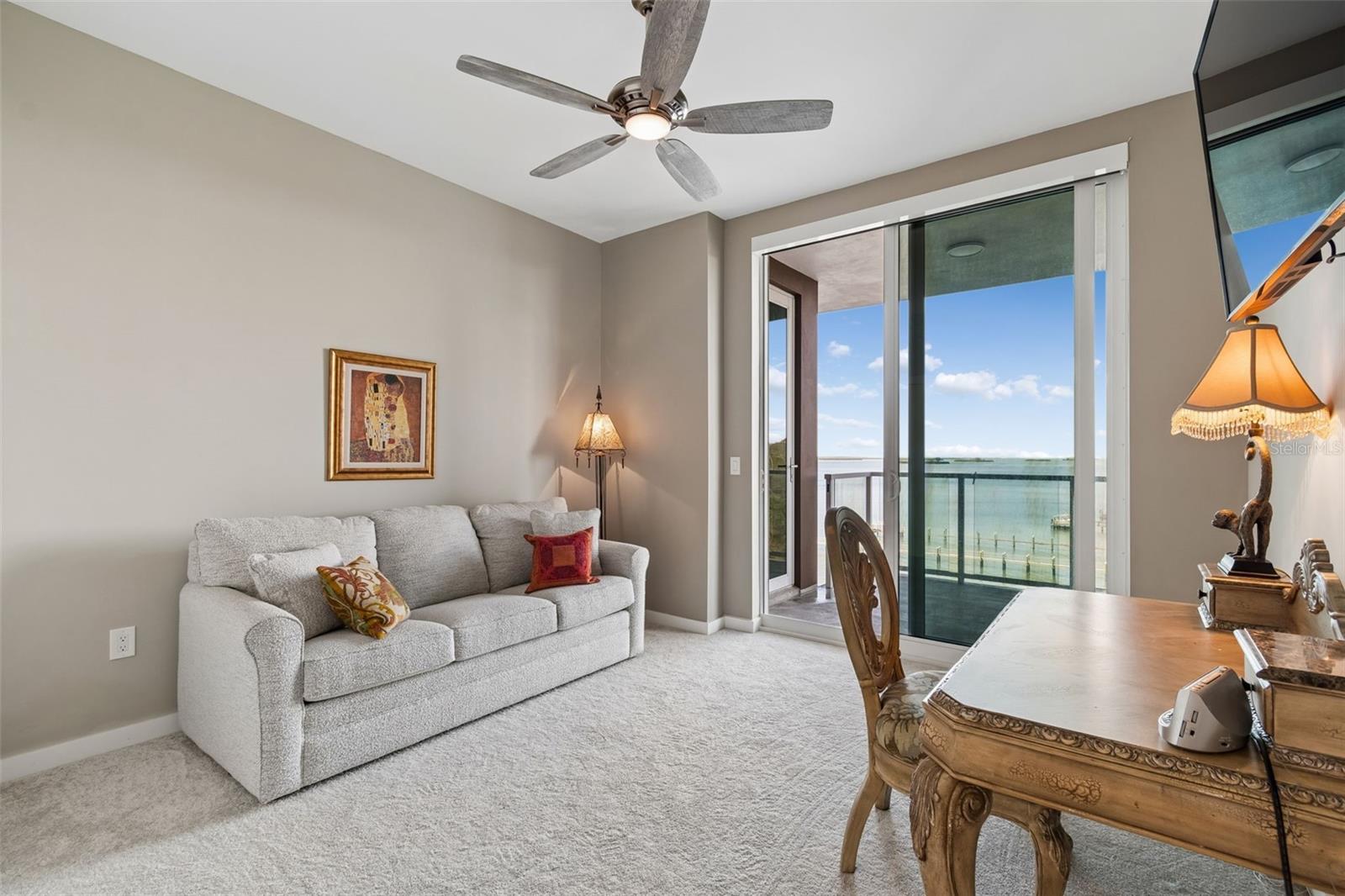 MARINA BAY 880 CONDO - Residential