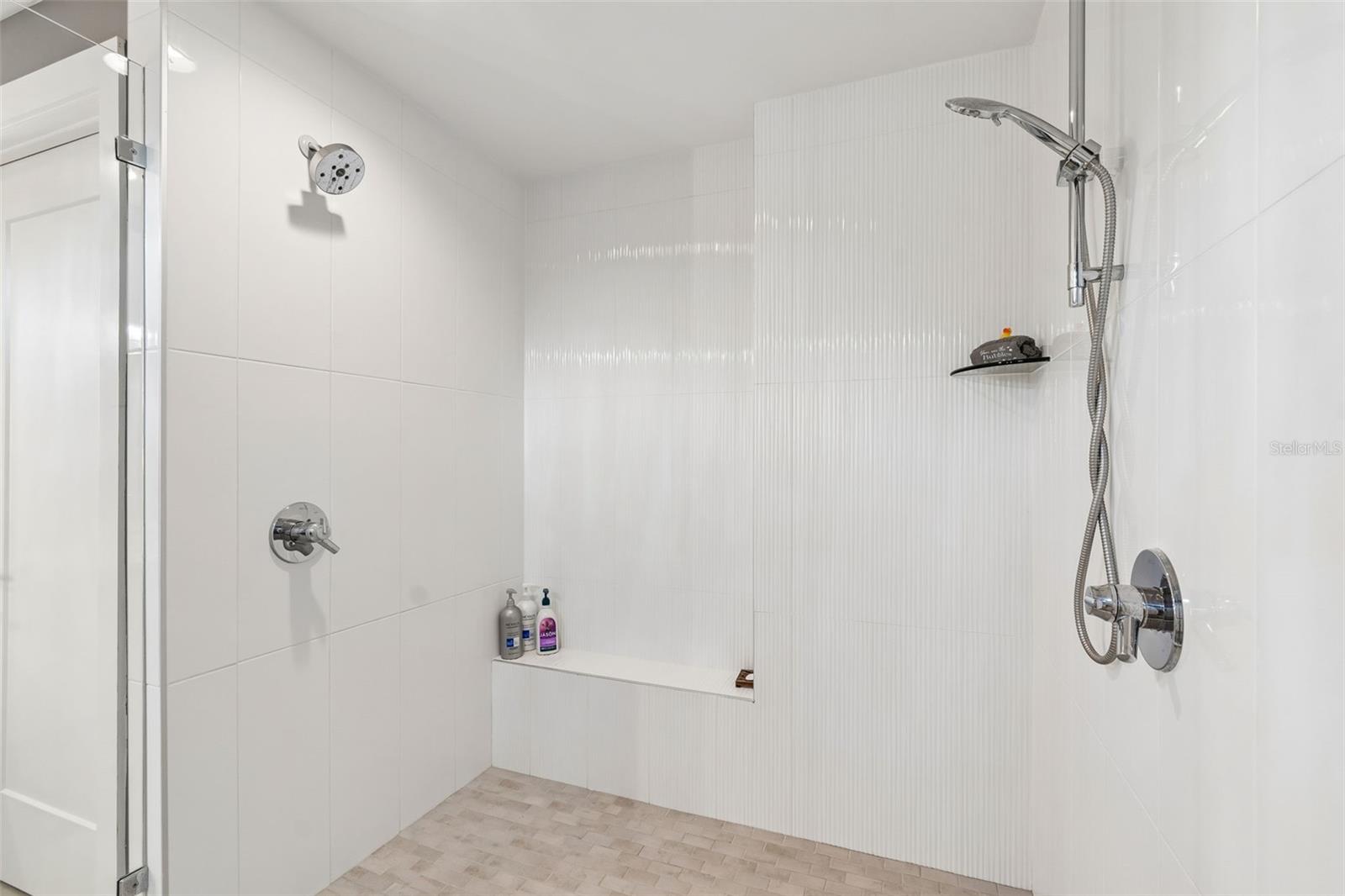 MARINA BAY 880 CONDO - Residential