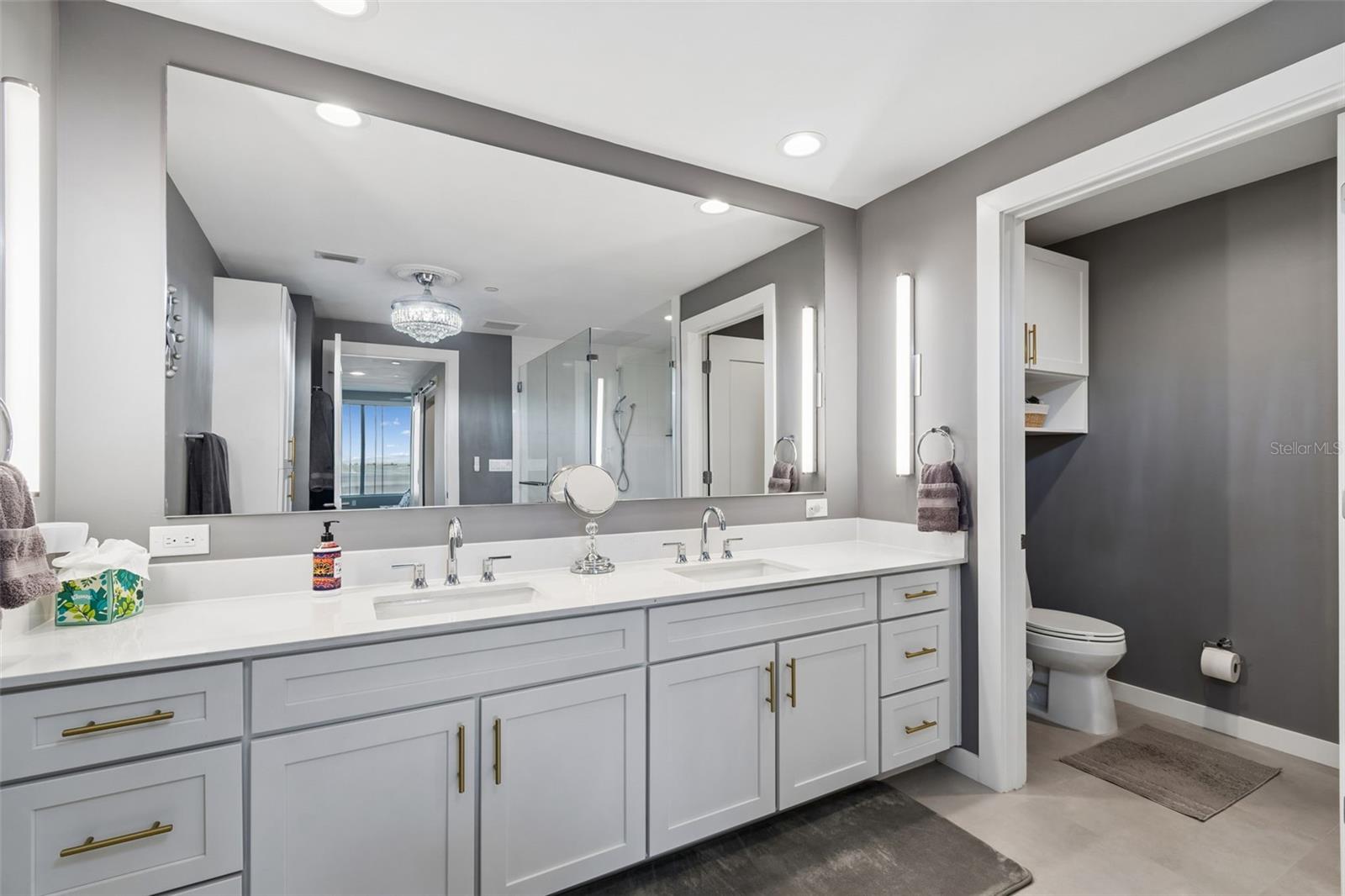 MARINA BAY 880 CONDO - Residential