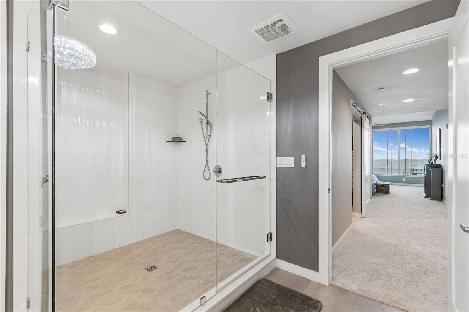 MARINA BAY 880 CONDO - Residential