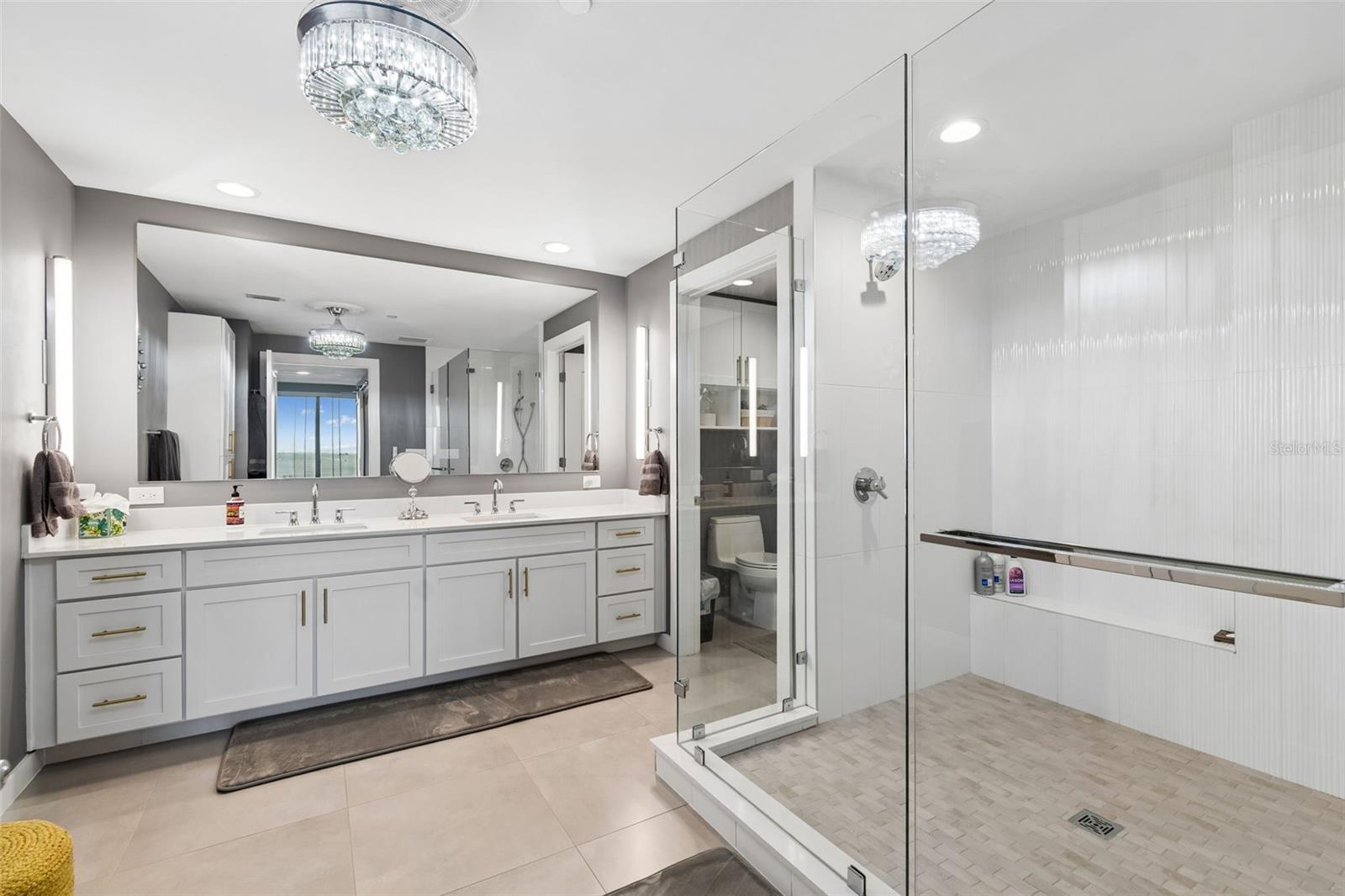 MARINA BAY 880 CONDO - Residential