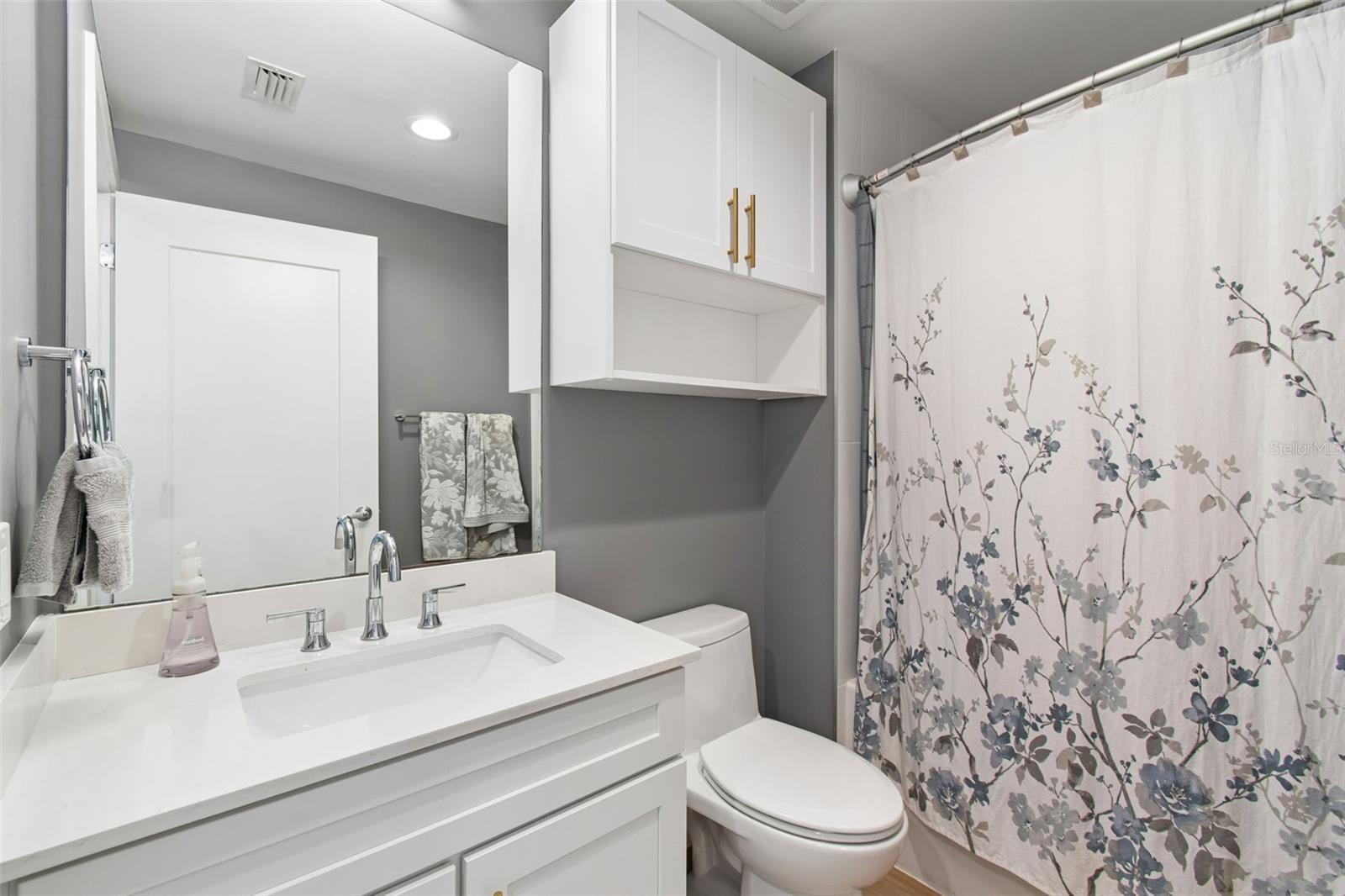 MARINA BAY 880 CONDO - Residential