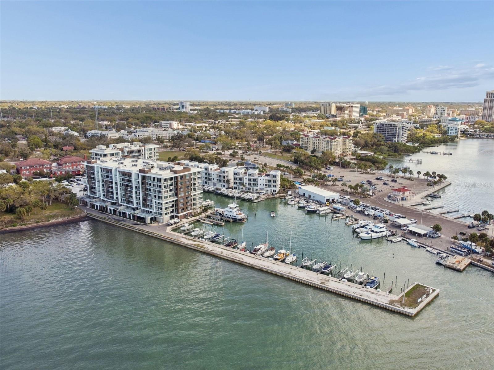 MARINA BAY 880 CONDO - Residential