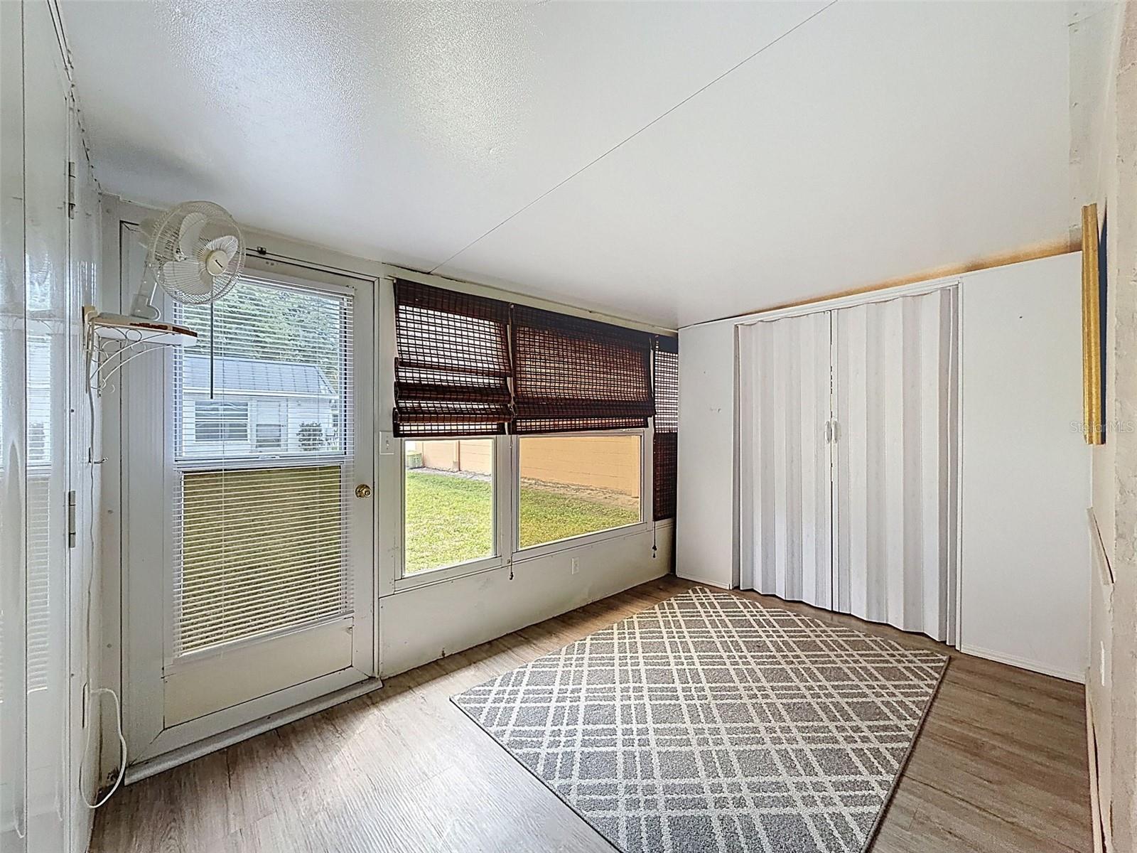 PARADISE POINTE WEST - Residential