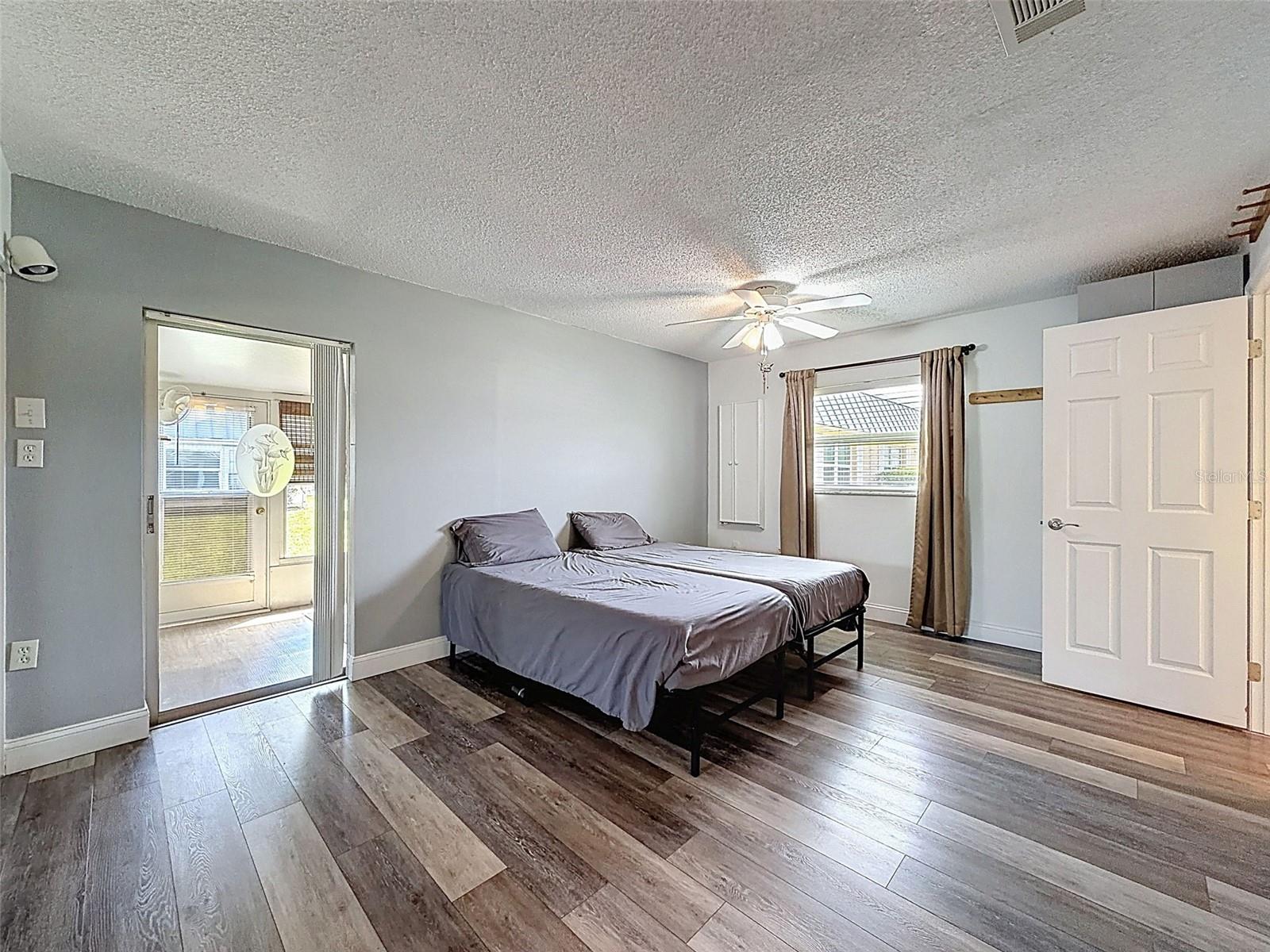 PARADISE POINTE WEST - Residential