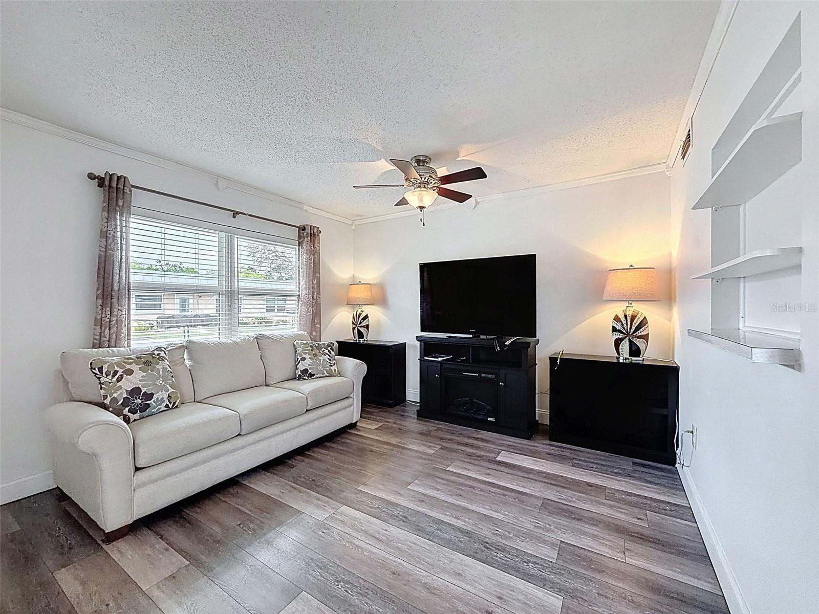 PARADISE POINTE WEST - Residential