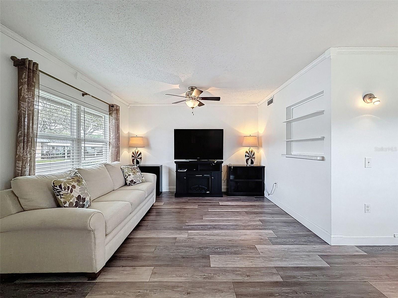 PARADISE POINTE WEST - Residential