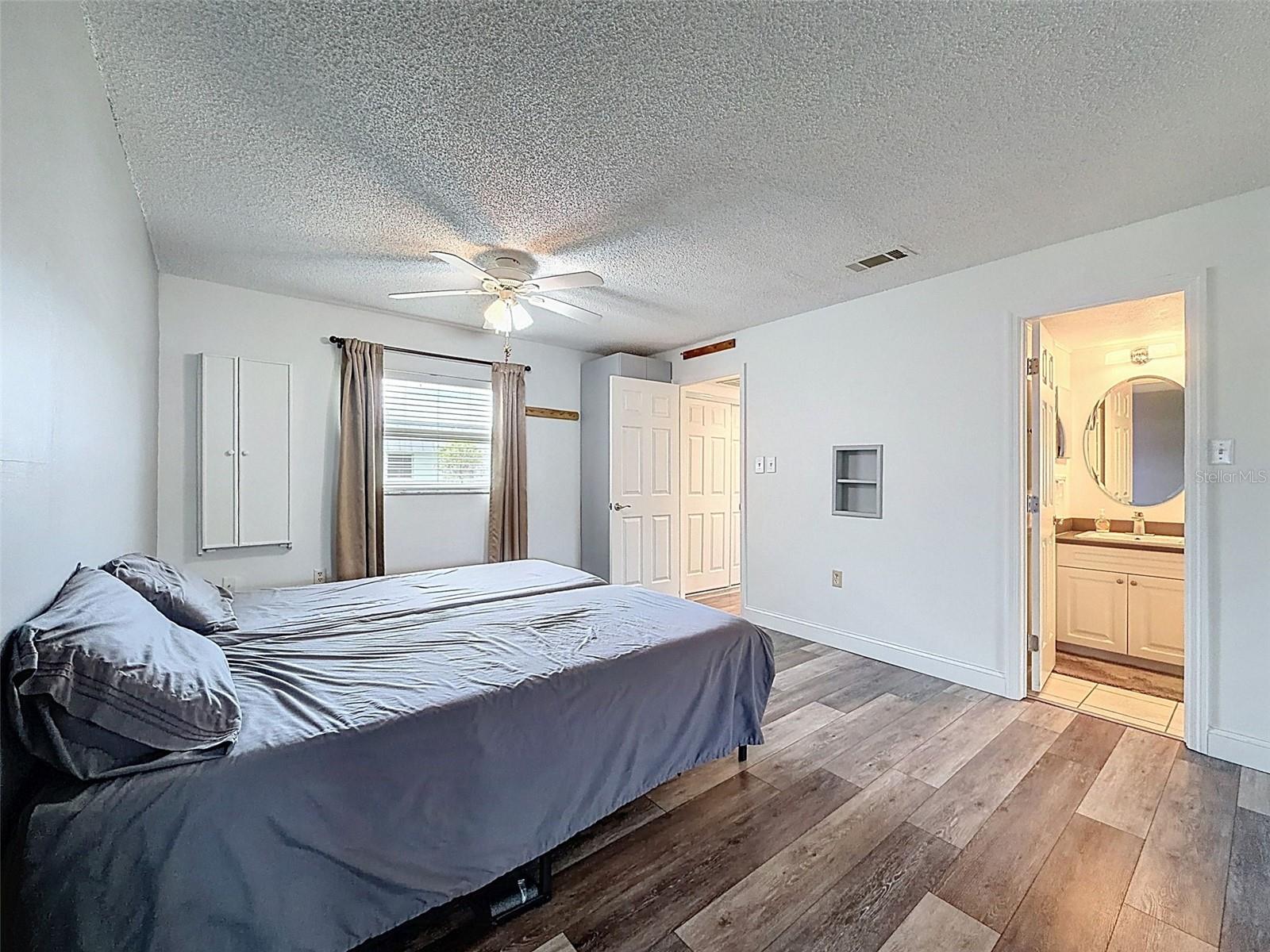 PARADISE POINTE WEST - Residential