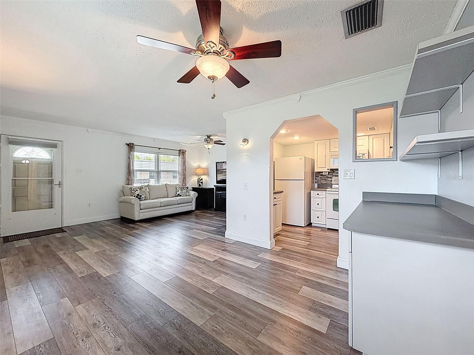 PARADISE POINTE WEST - Residential