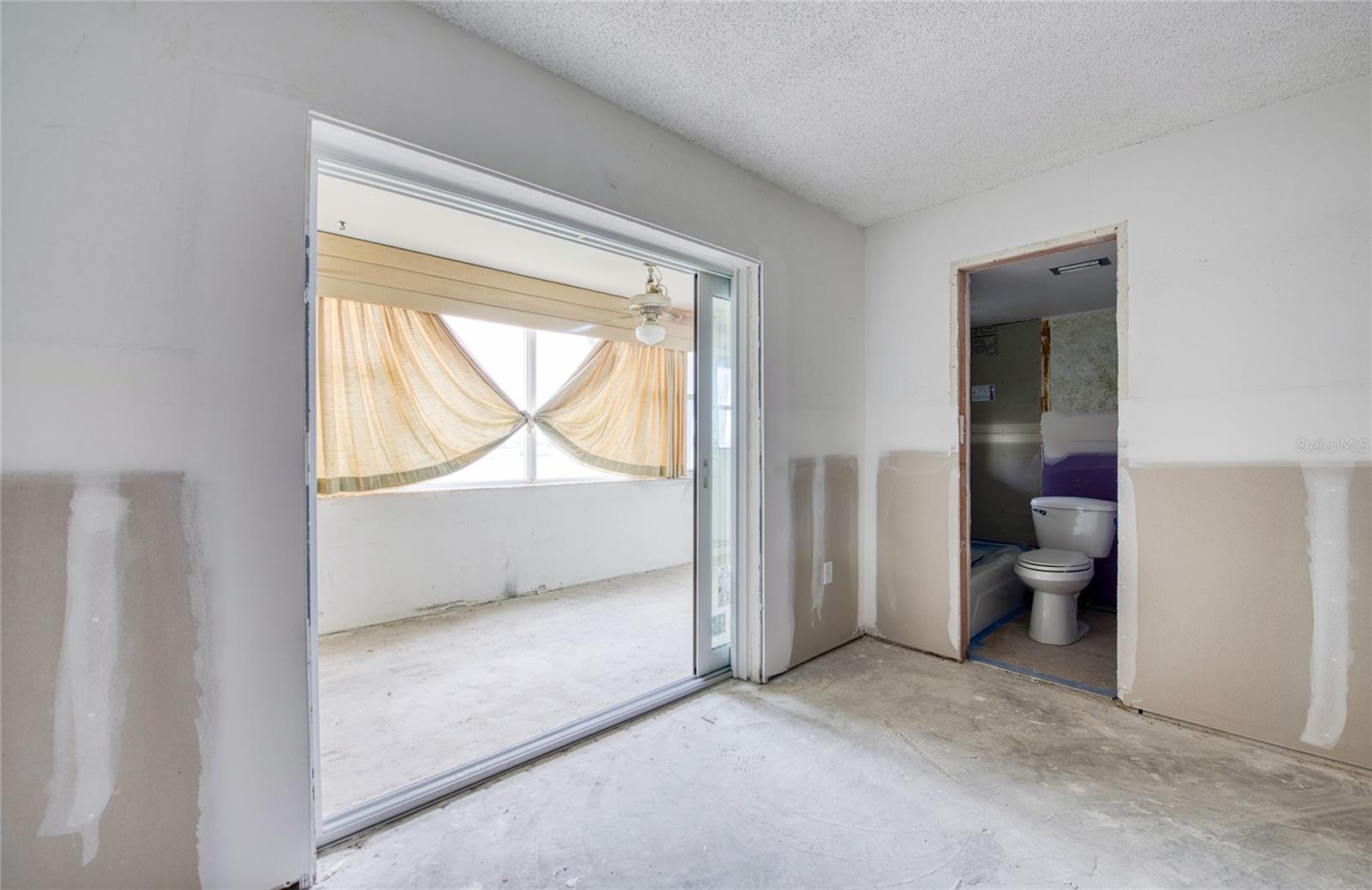 CONTINENTAL TOWERS CONDO - Residential