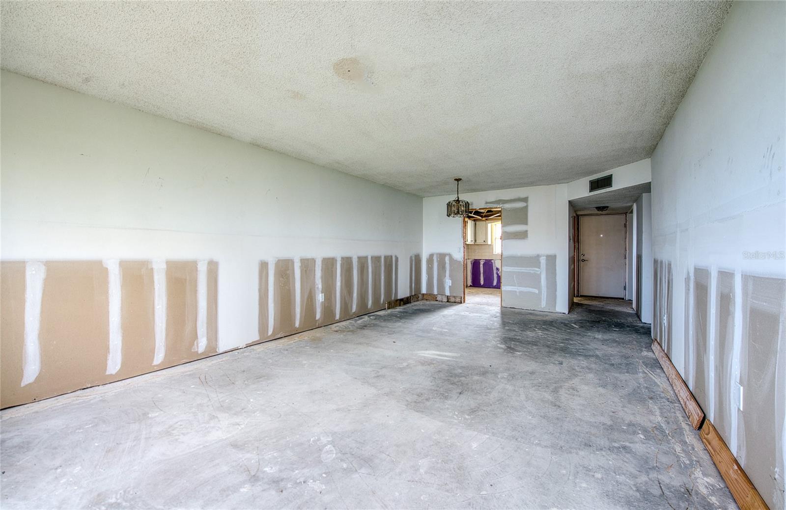 CONTINENTAL TOWERS CONDO - Residential