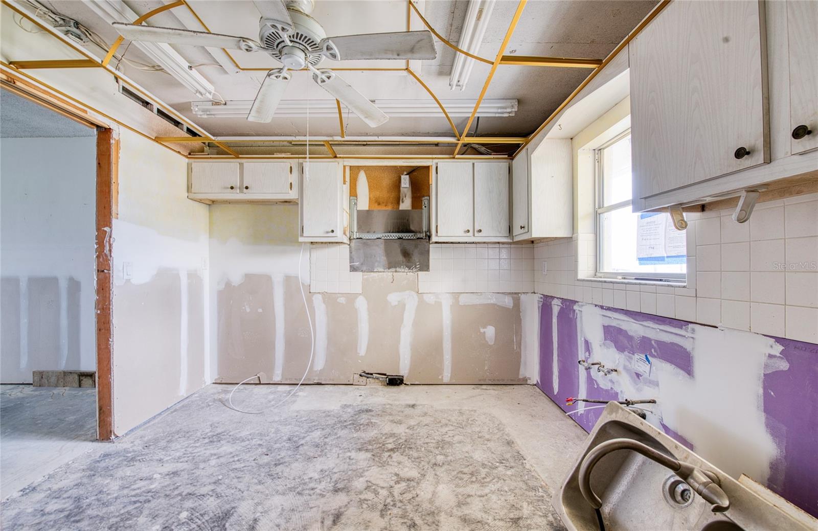 CONTINENTAL TOWERS CONDO - Residential