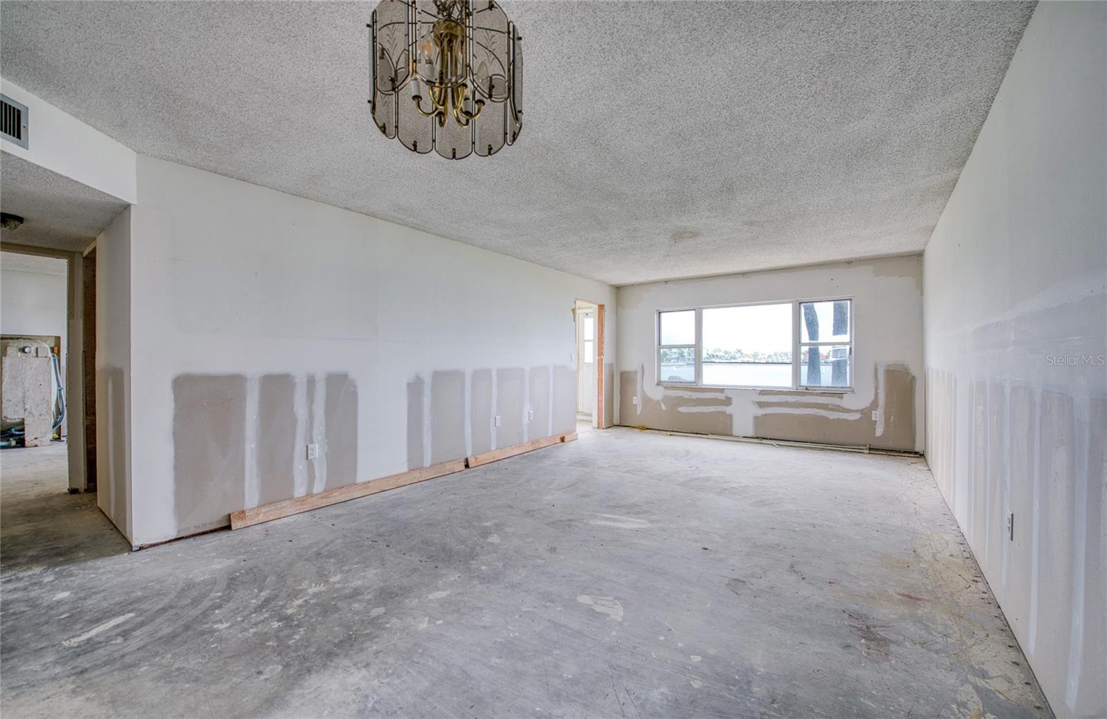 CONTINENTAL TOWERS CONDO - Residential