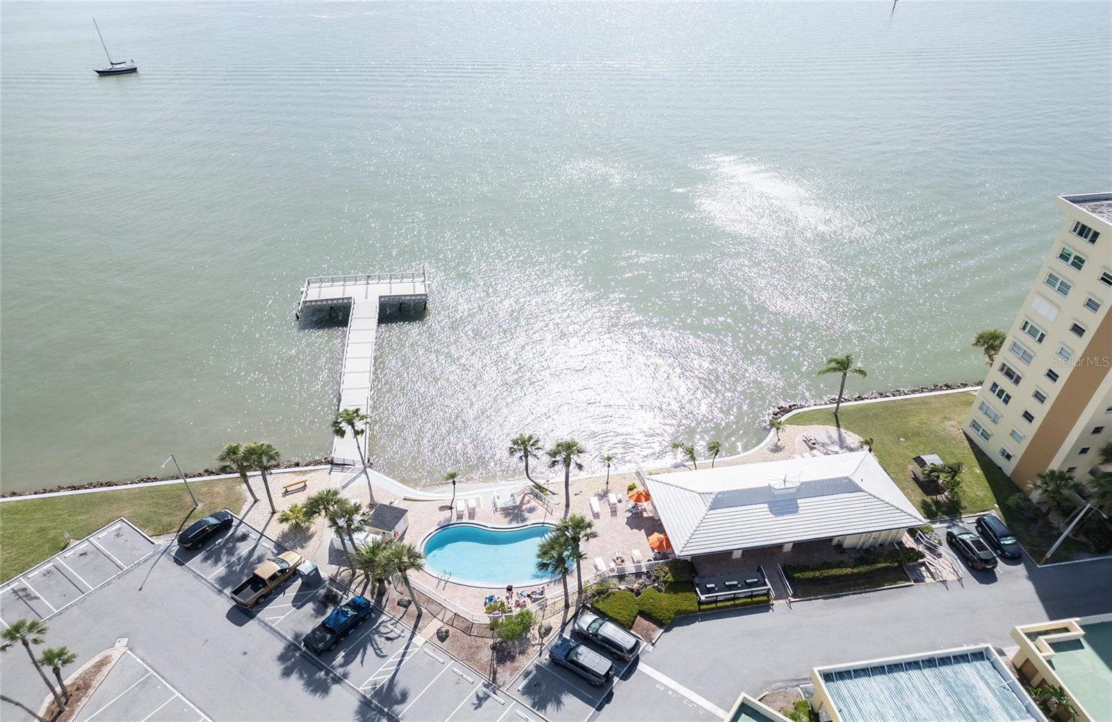 CONTINENTAL TOWERS CONDO - Residential