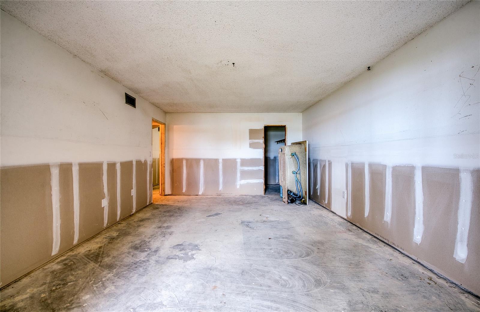 CONTINENTAL TOWERS CONDO - Residential