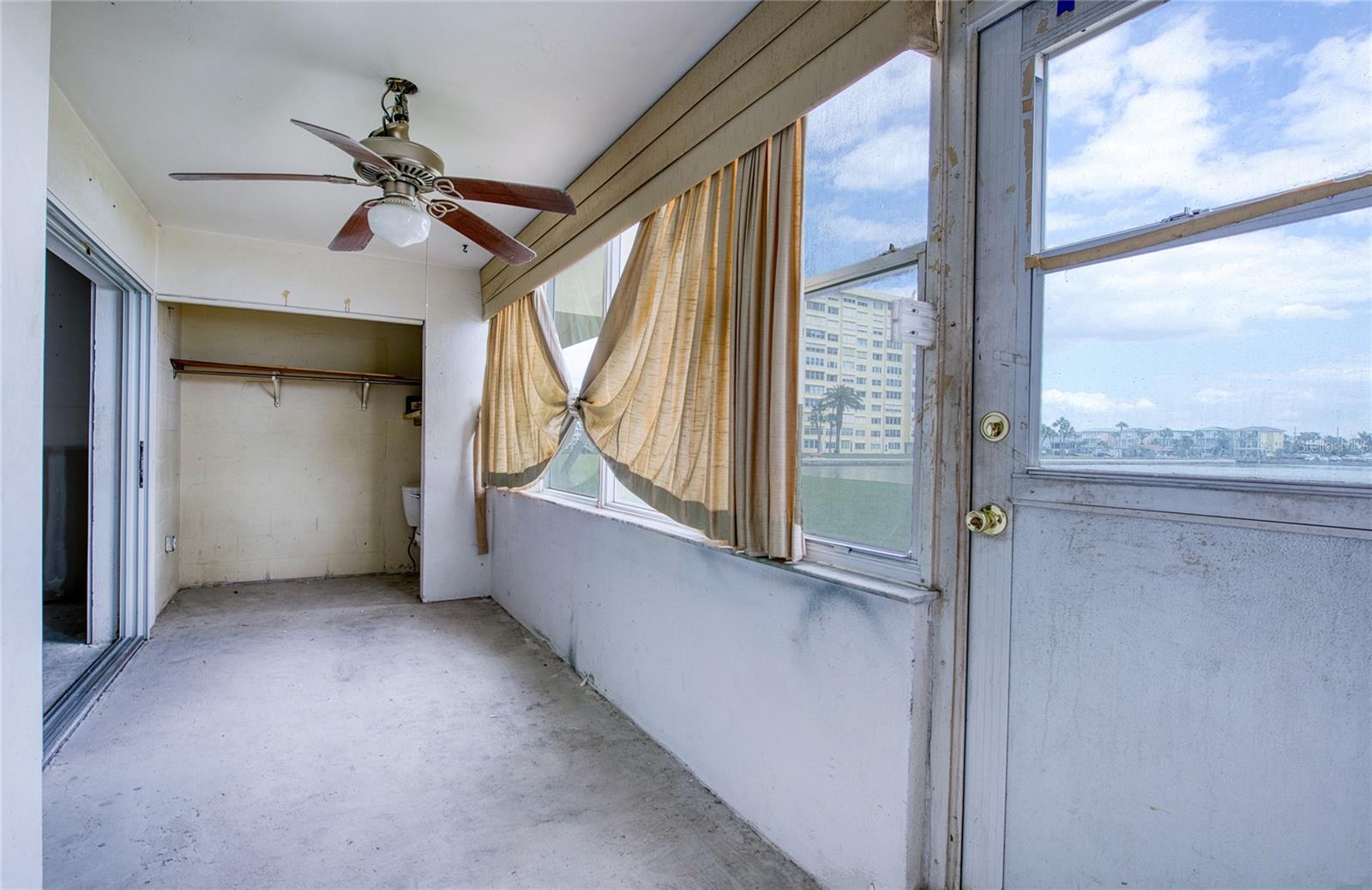 CONTINENTAL TOWERS CONDO - Residential