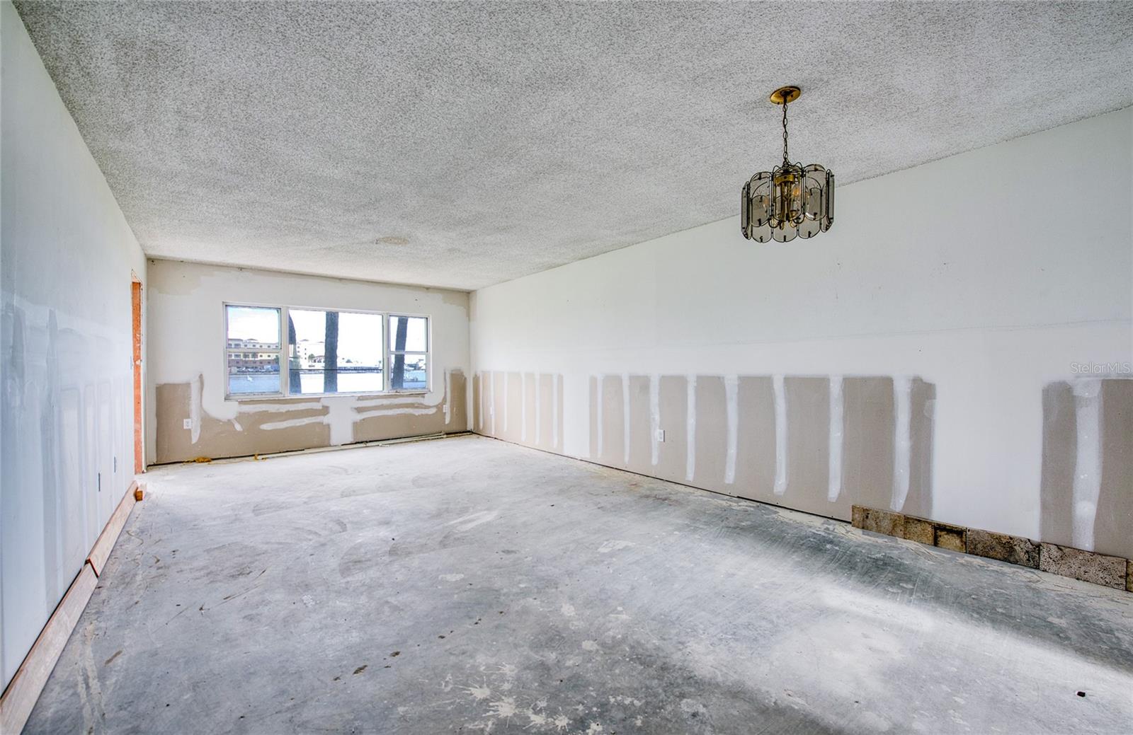 CONTINENTAL TOWERS CONDO - Residential