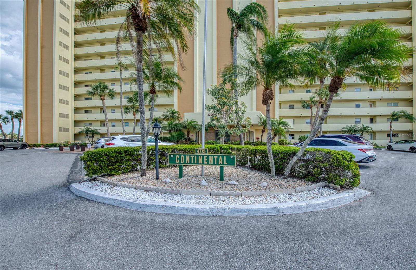 CONTINENTAL TOWERS CONDO - Residential