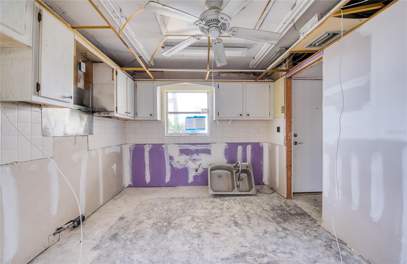 CONTINENTAL TOWERS CONDO - Residential