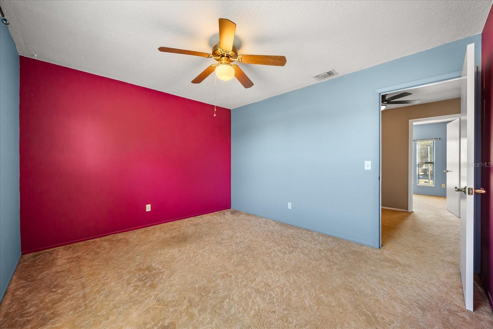 WHISPER LAKES - Residential