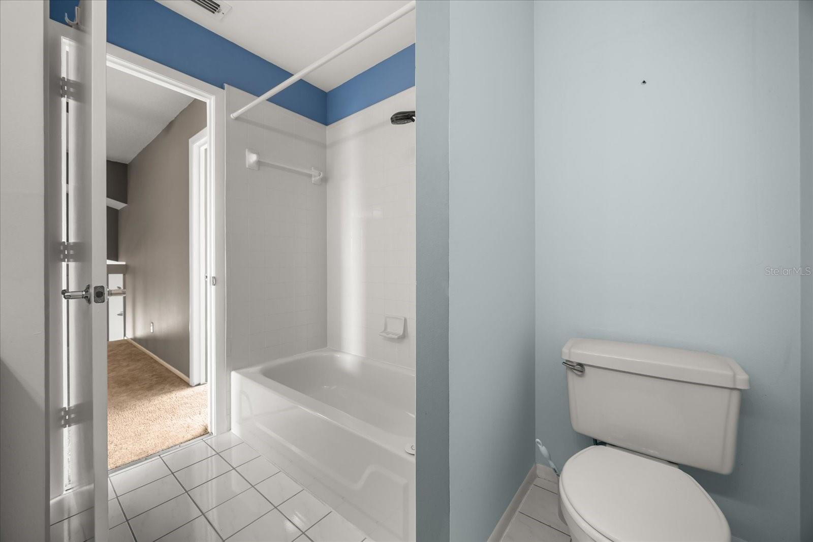 WHISPER LAKES - Residential