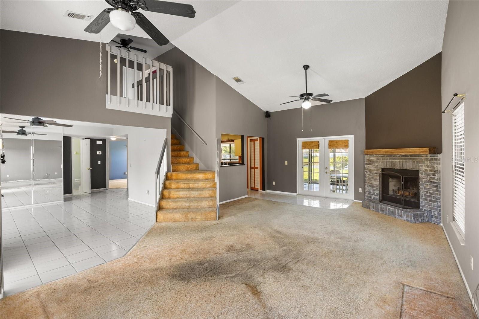 WHISPER LAKES - Residential