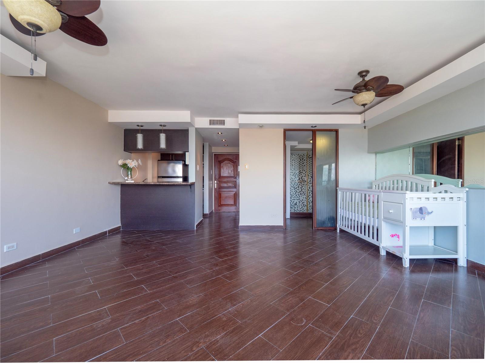 COND TORRE DEL MAR - Residential