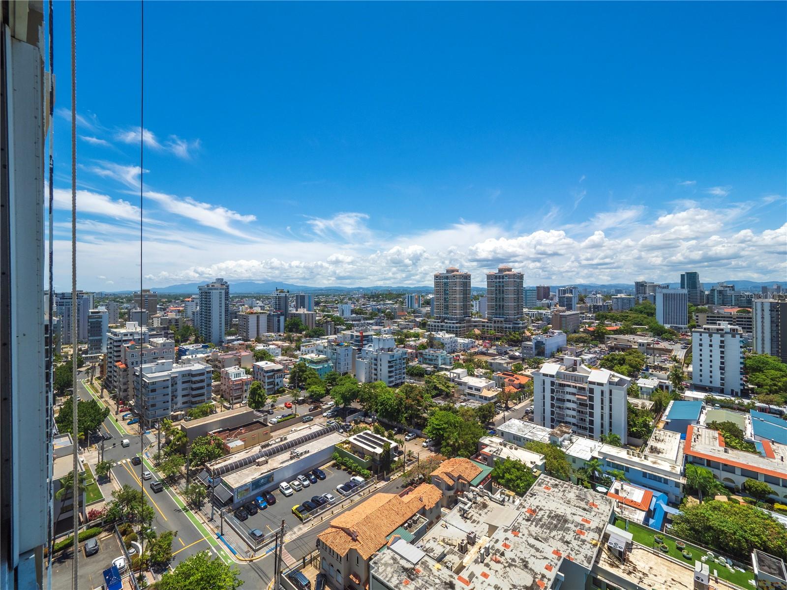 COND TORRE DEL MAR - Residential