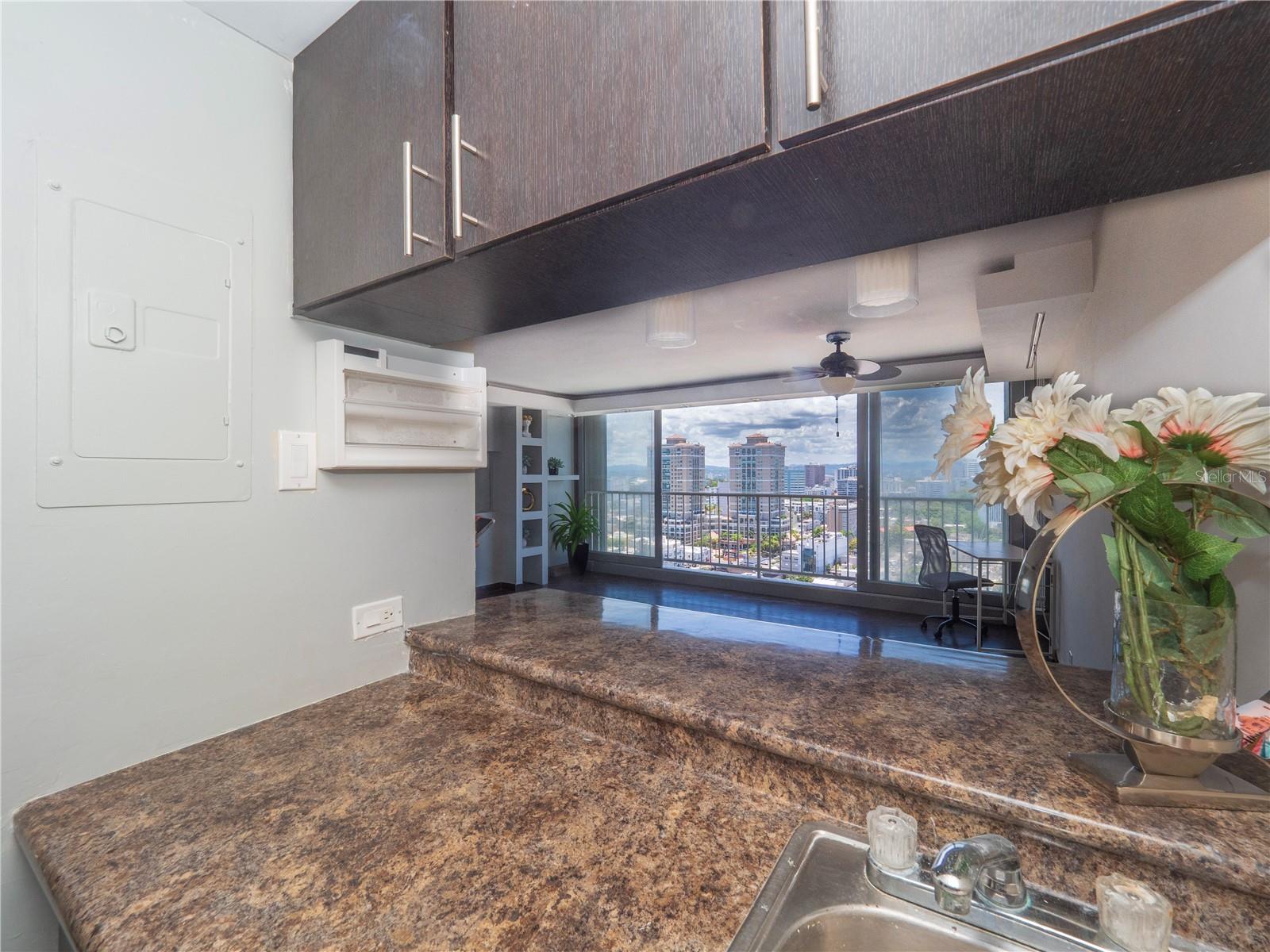 COND TORRE DEL MAR - Residential