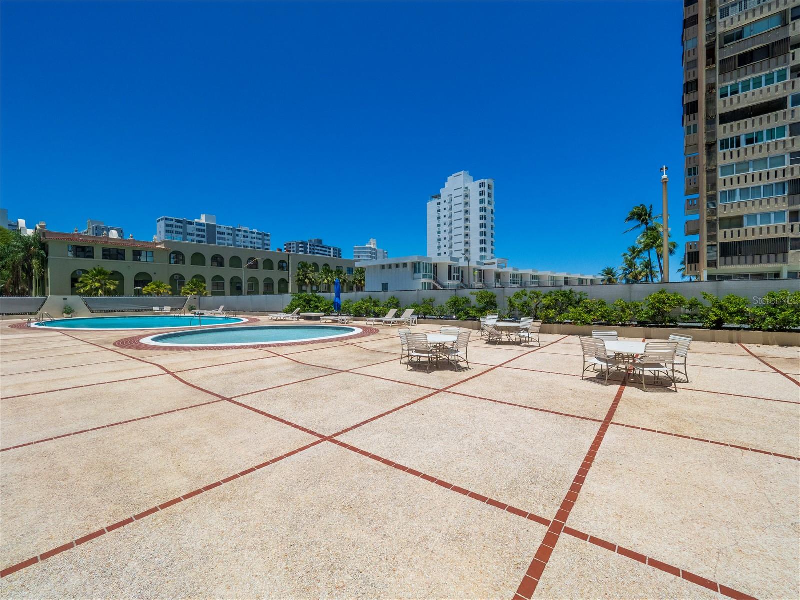 COND TORRE DEL MAR - Residential