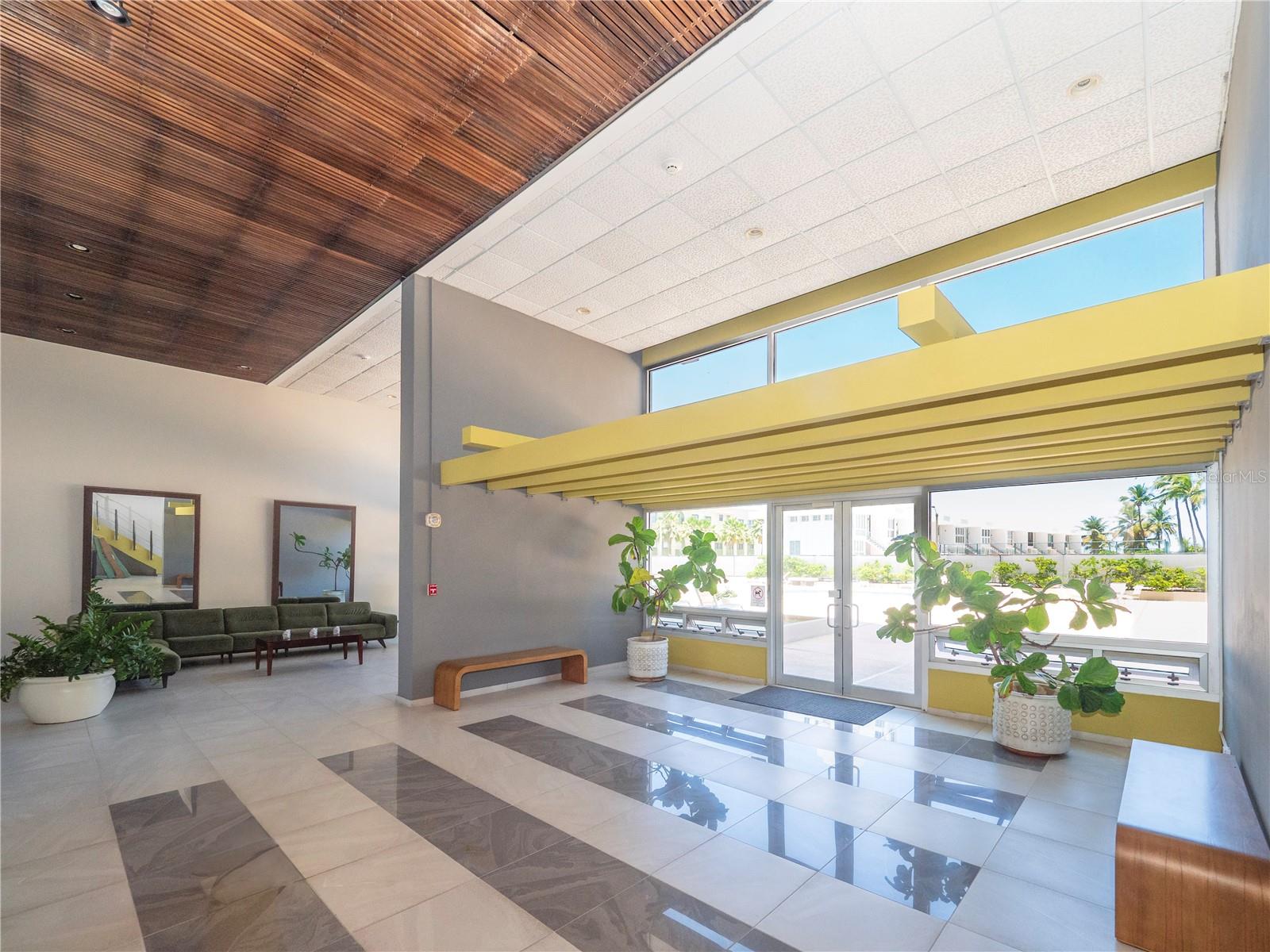 COND TORRE DEL MAR - Residential