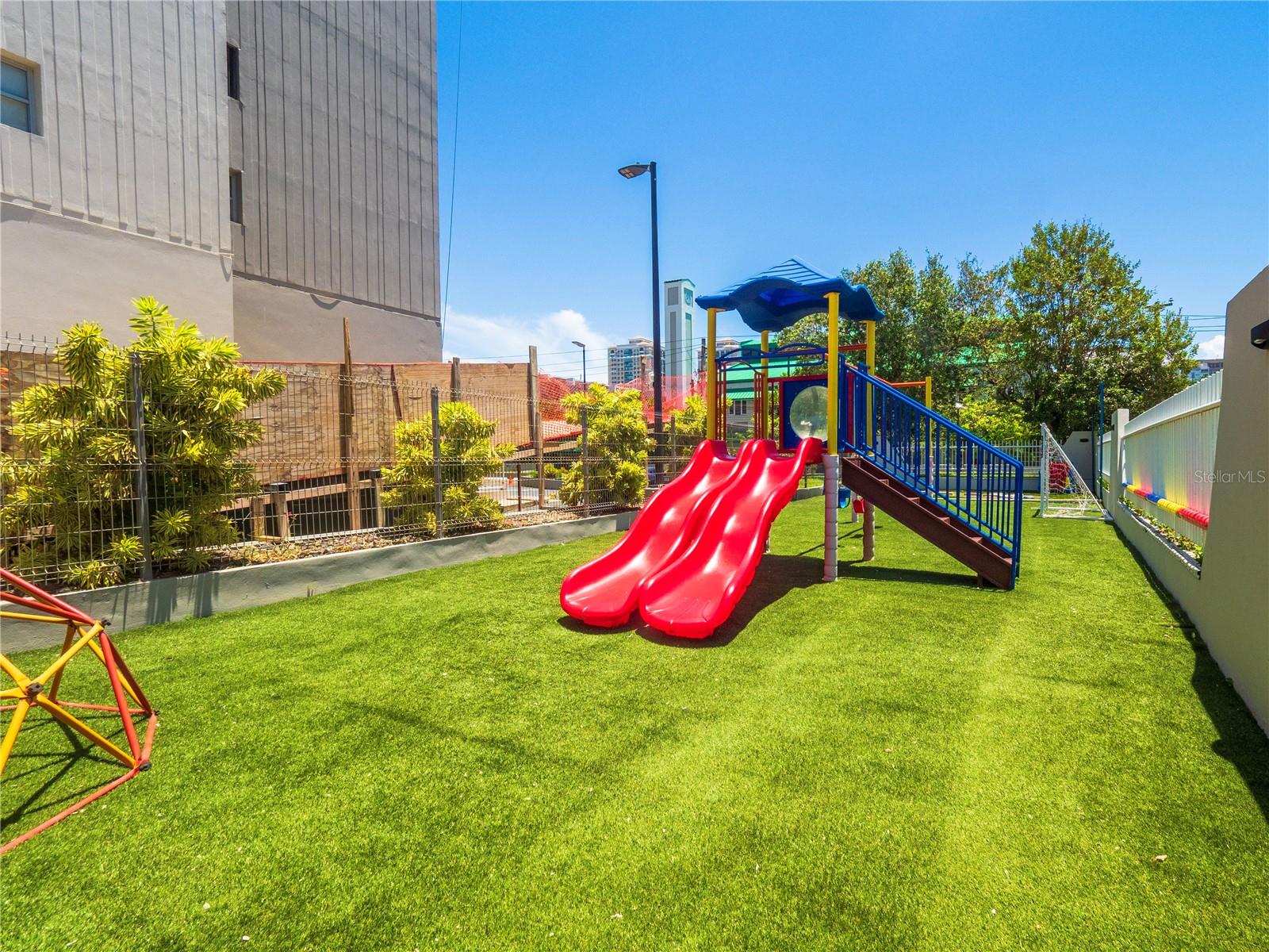 COND TORRE DEL MAR - Residential