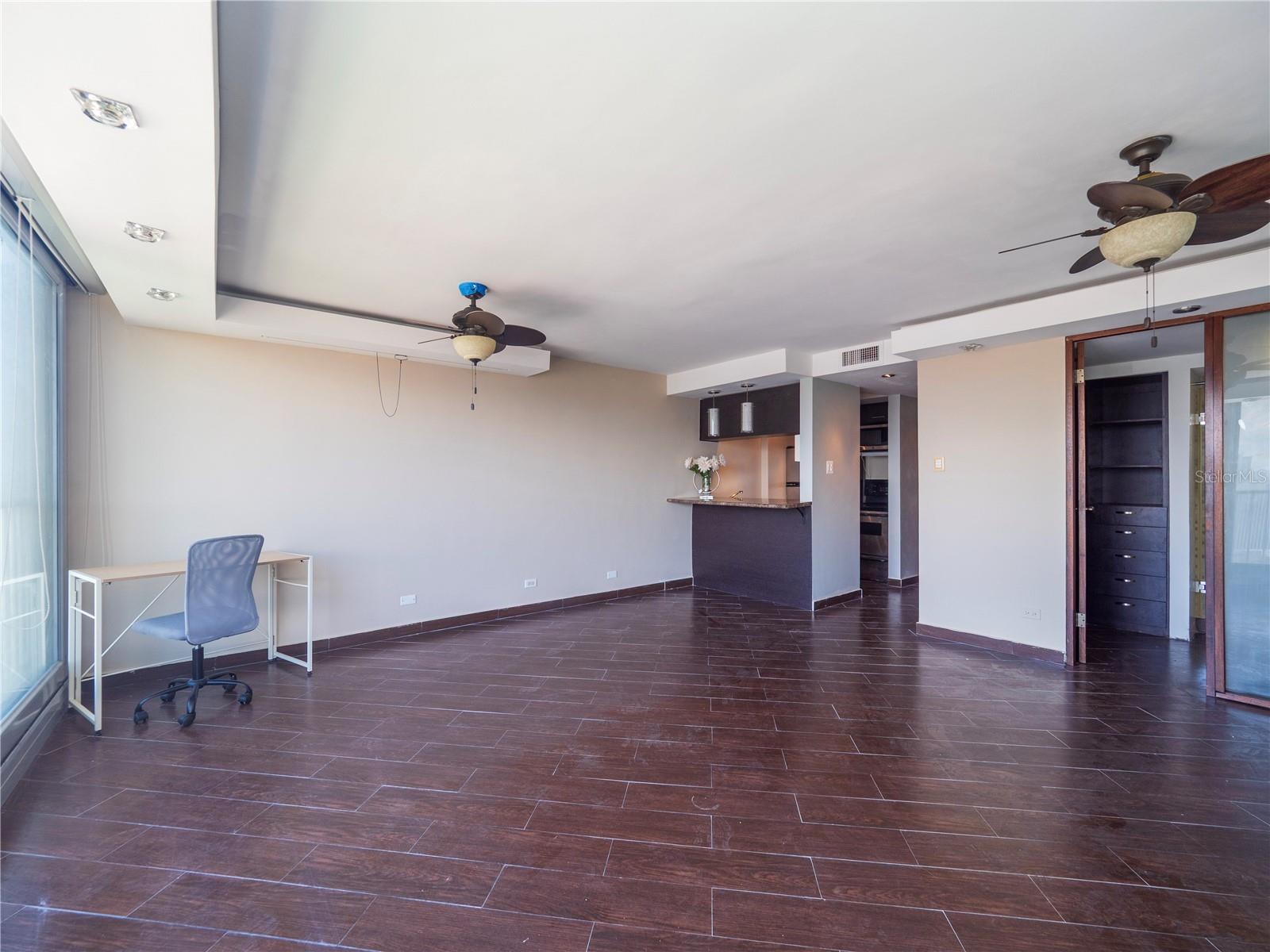 COND TORRE DEL MAR - Residential