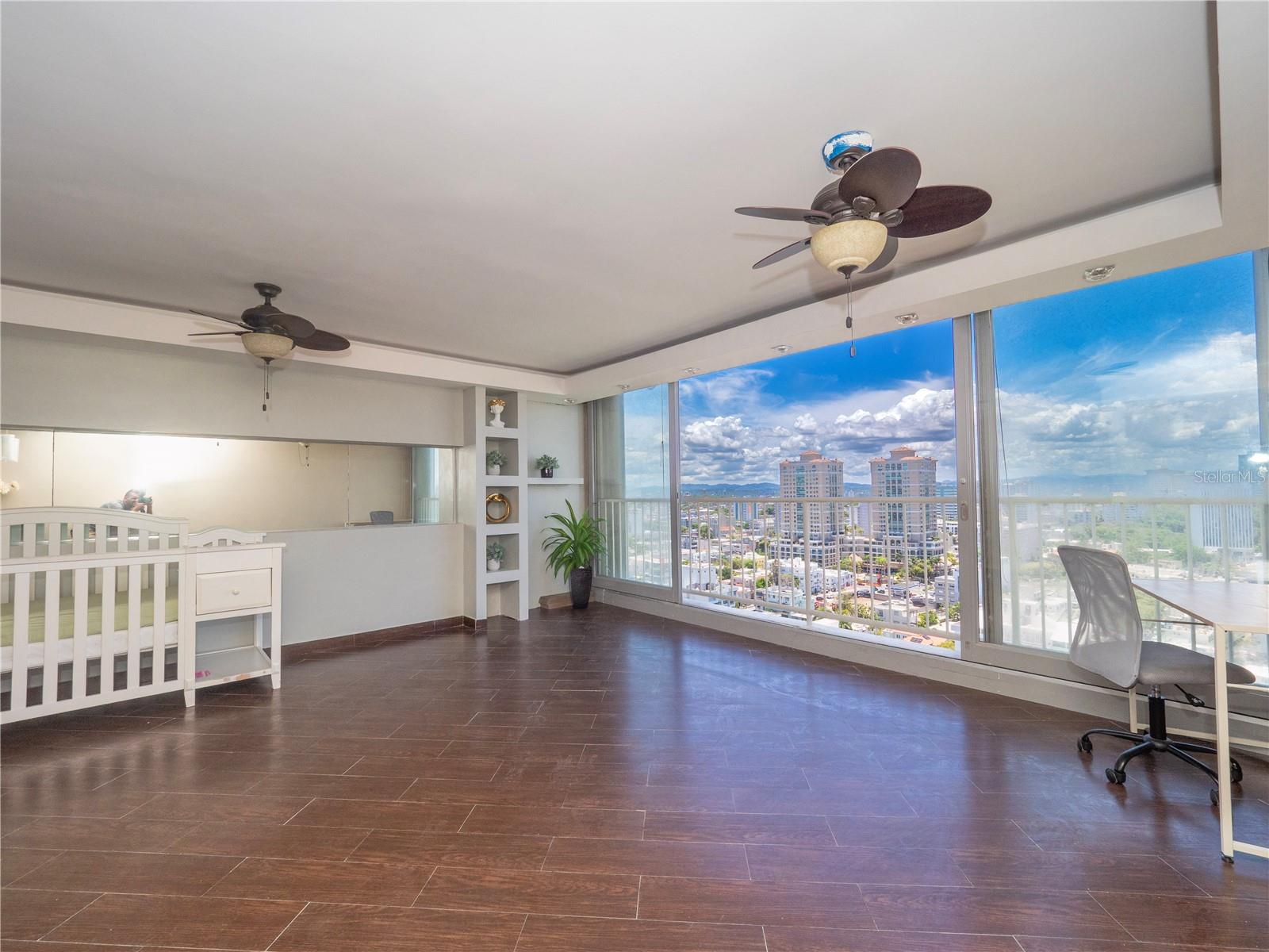 COND TORRE DEL MAR - Residential