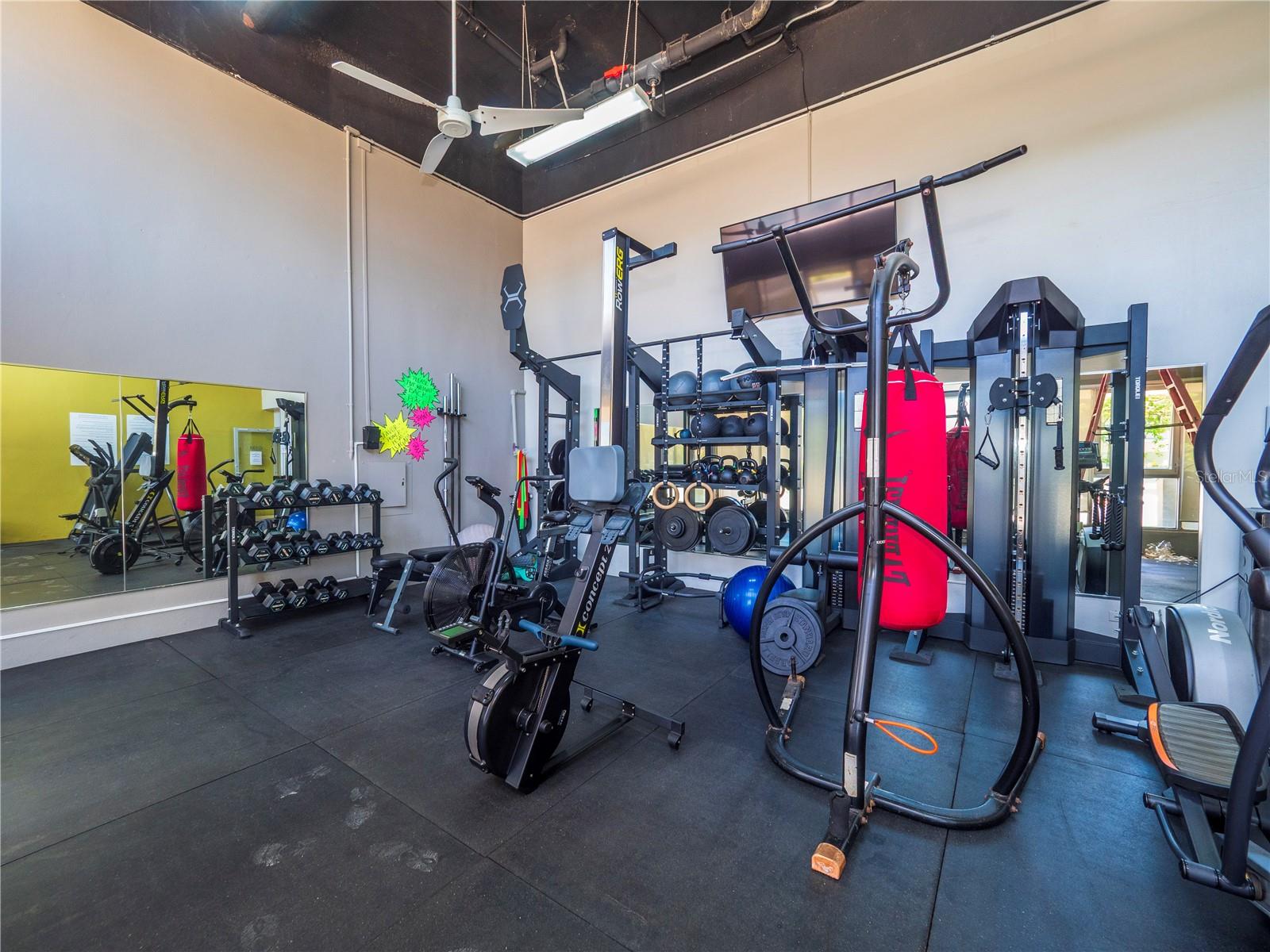 COND TORRE DEL MAR - Residential